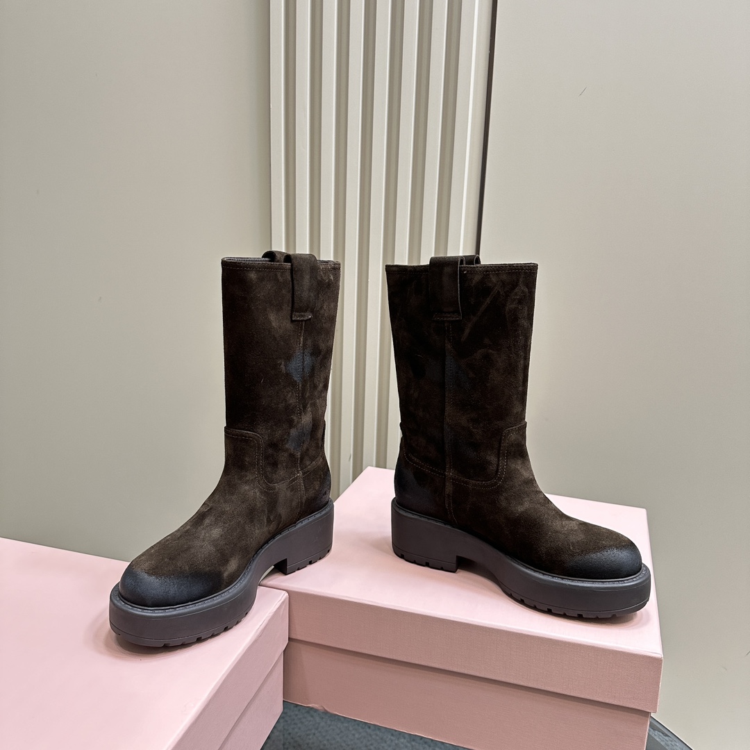 Miu Miu Suede Boots - DesignerGu