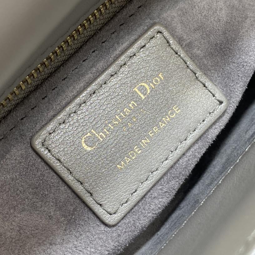 Dior Lady Dior Bag  21*11*5cm - DesignerGu