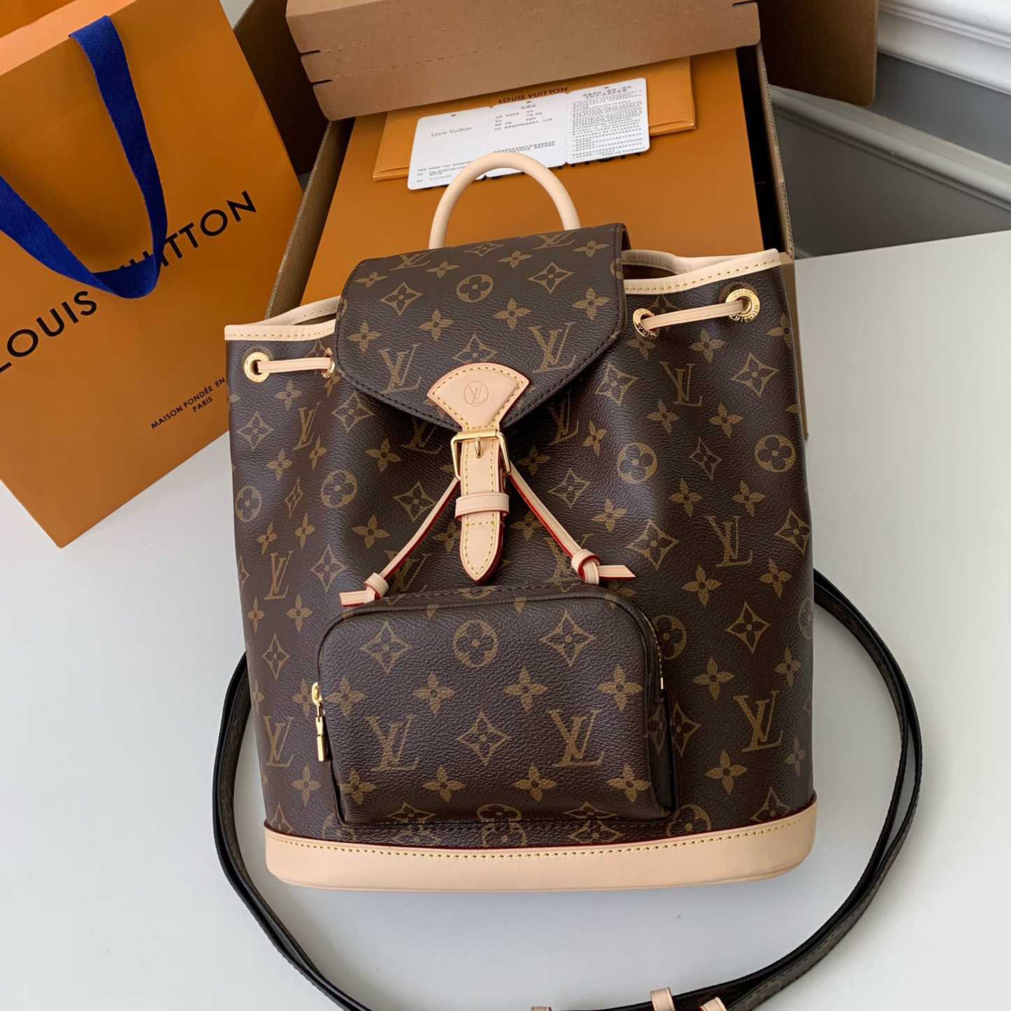 Louis Vuitton Montsouris PM   M11198 - DesignerGu