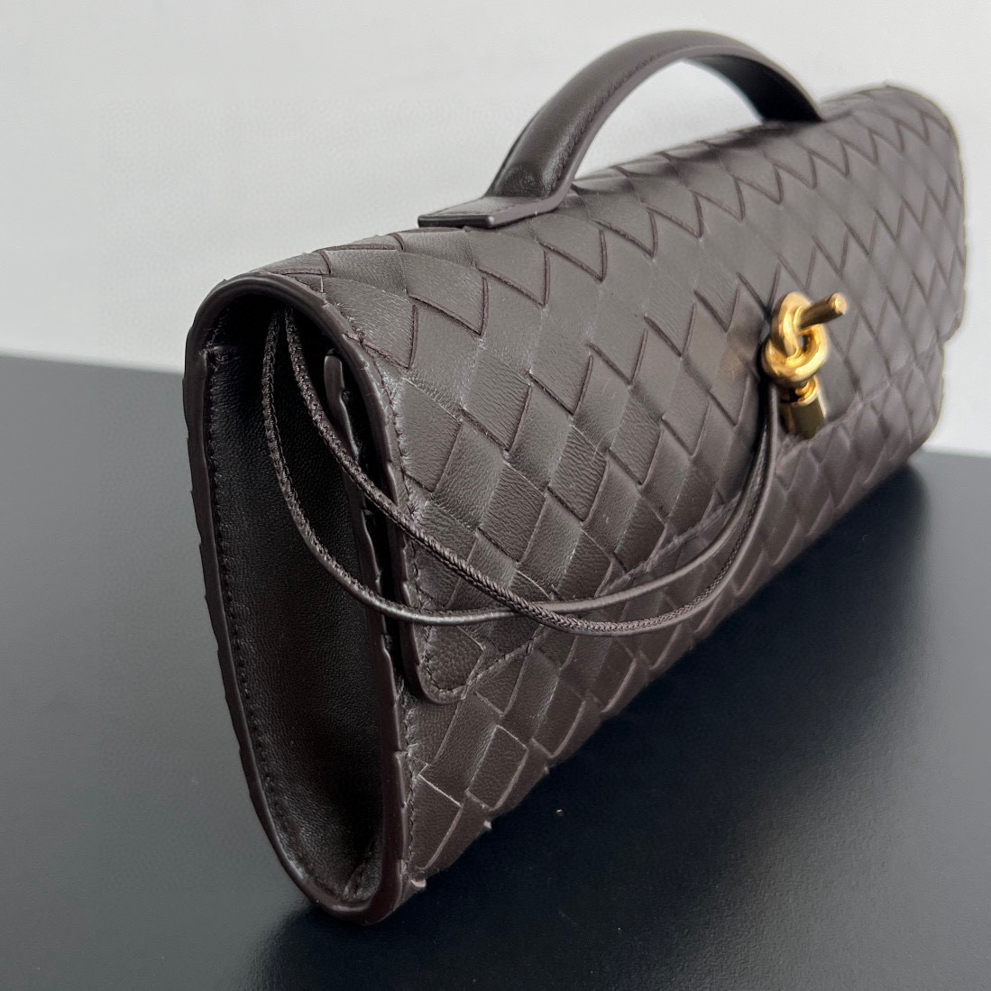 Bottega Veneta Long Clutch Andiamo With Handle - DesignerGu