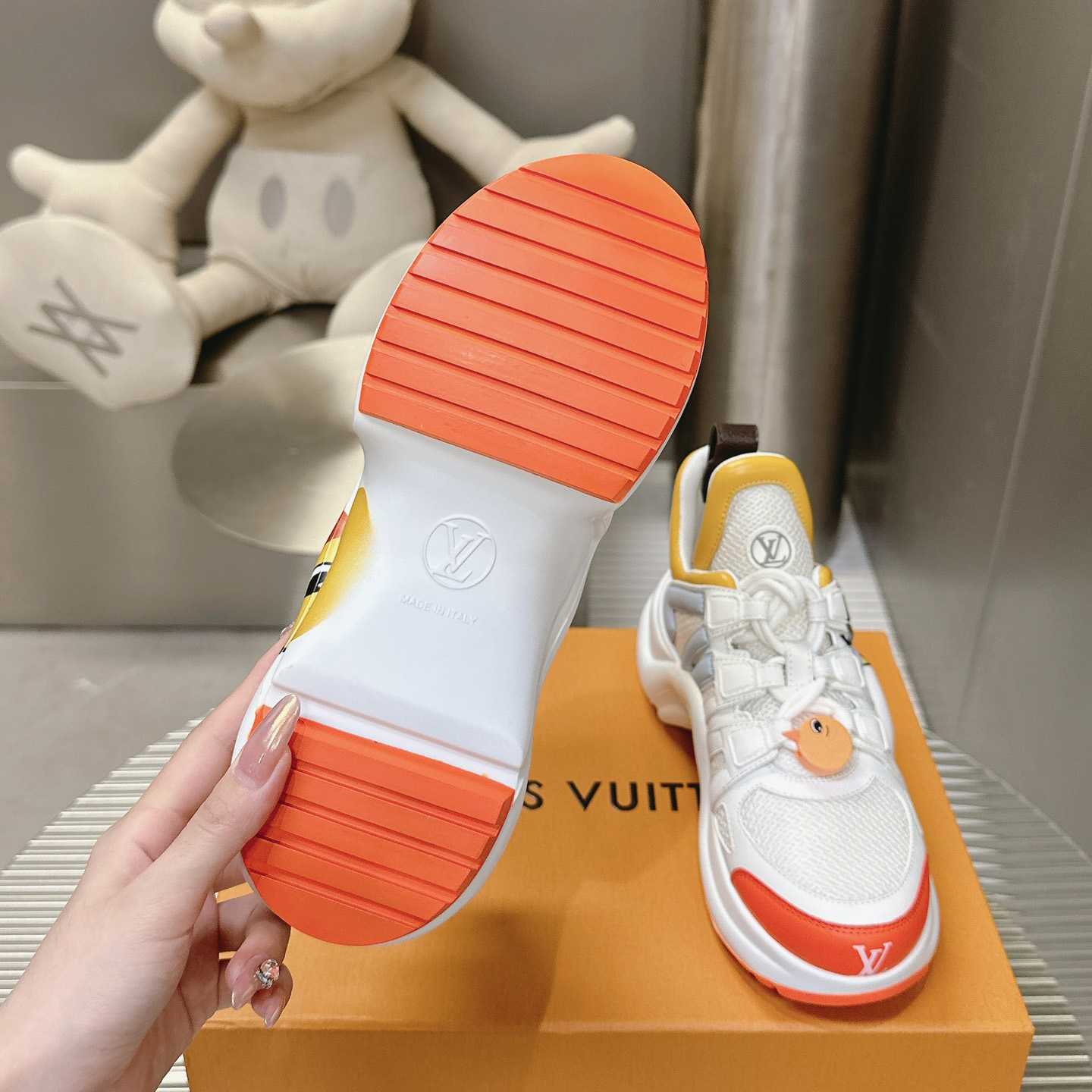 Louis Vuitton LV Archlight Sneaker   1AD35Y - DesignerGu