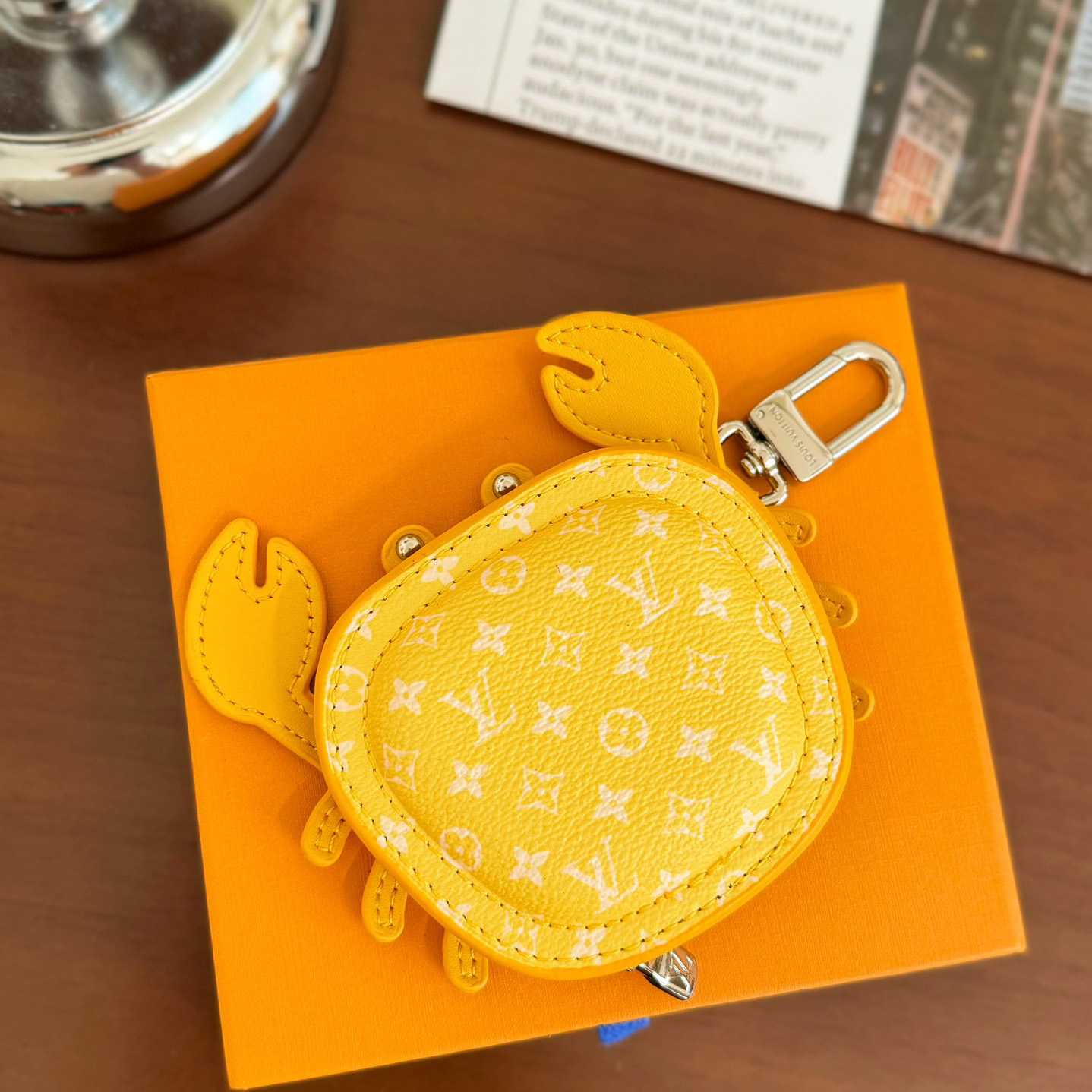 Louis Vuitton LV Crab Bag Charm   M01932 - DesignerGu