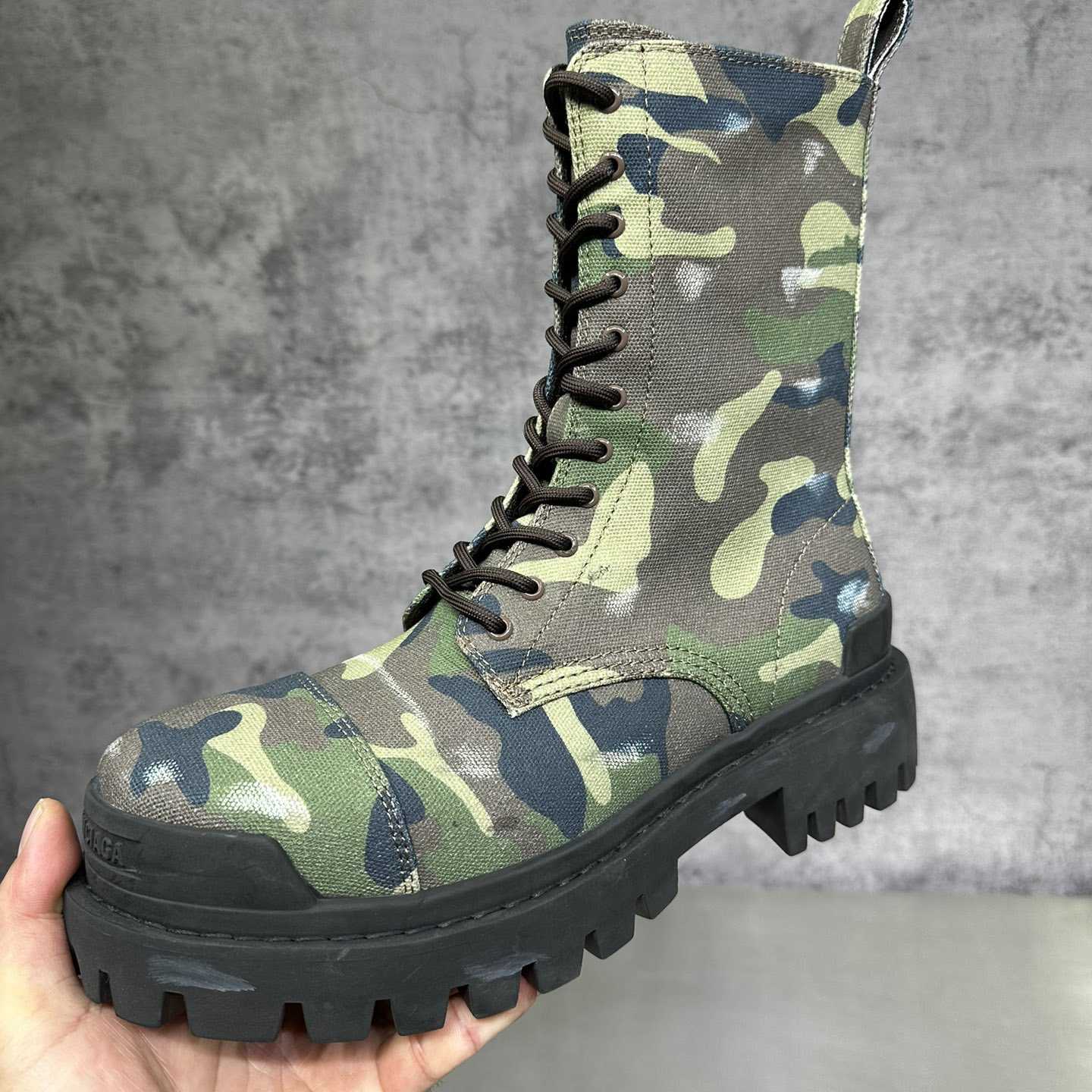 Balenciaga Strike 20mm Boot In Dark Green Camo Print On Canvas - DesignerGu