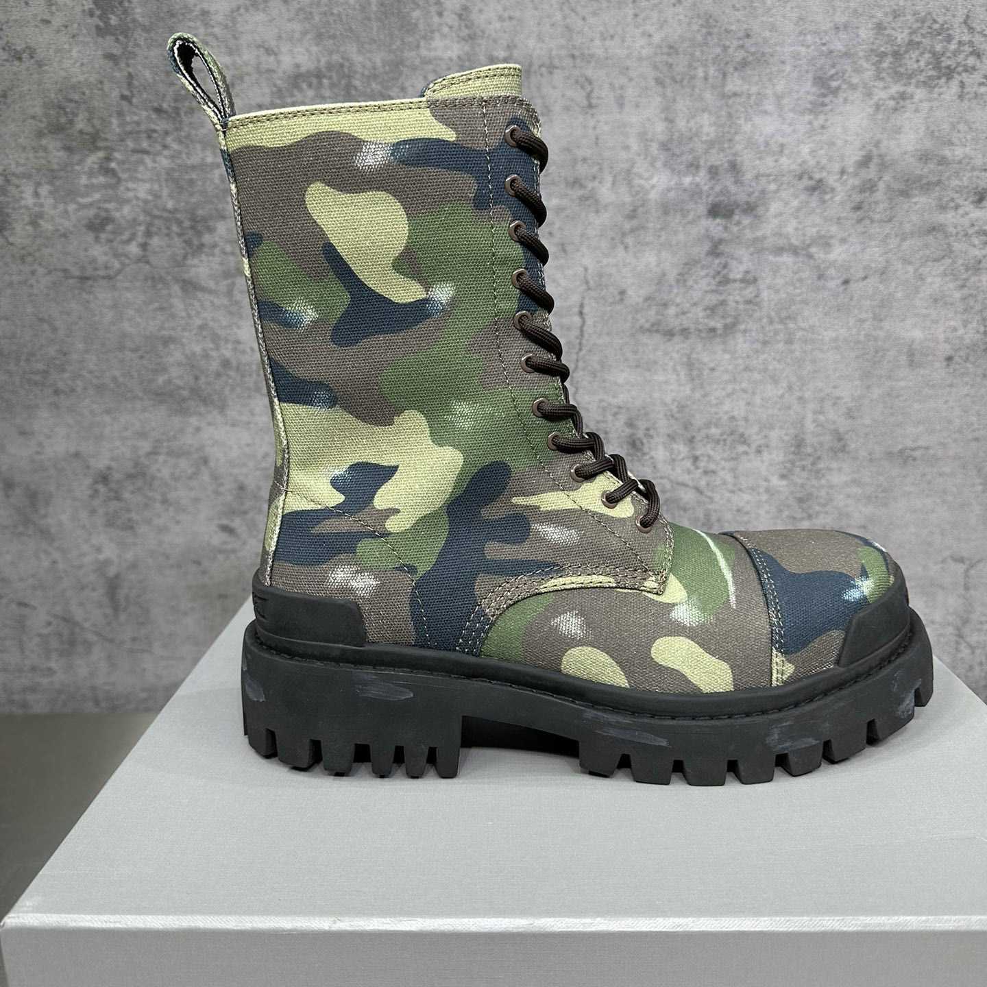 Balenciaga Strike 20mm Boot In Dark Green Camo Print On Canvas - DesignerGu