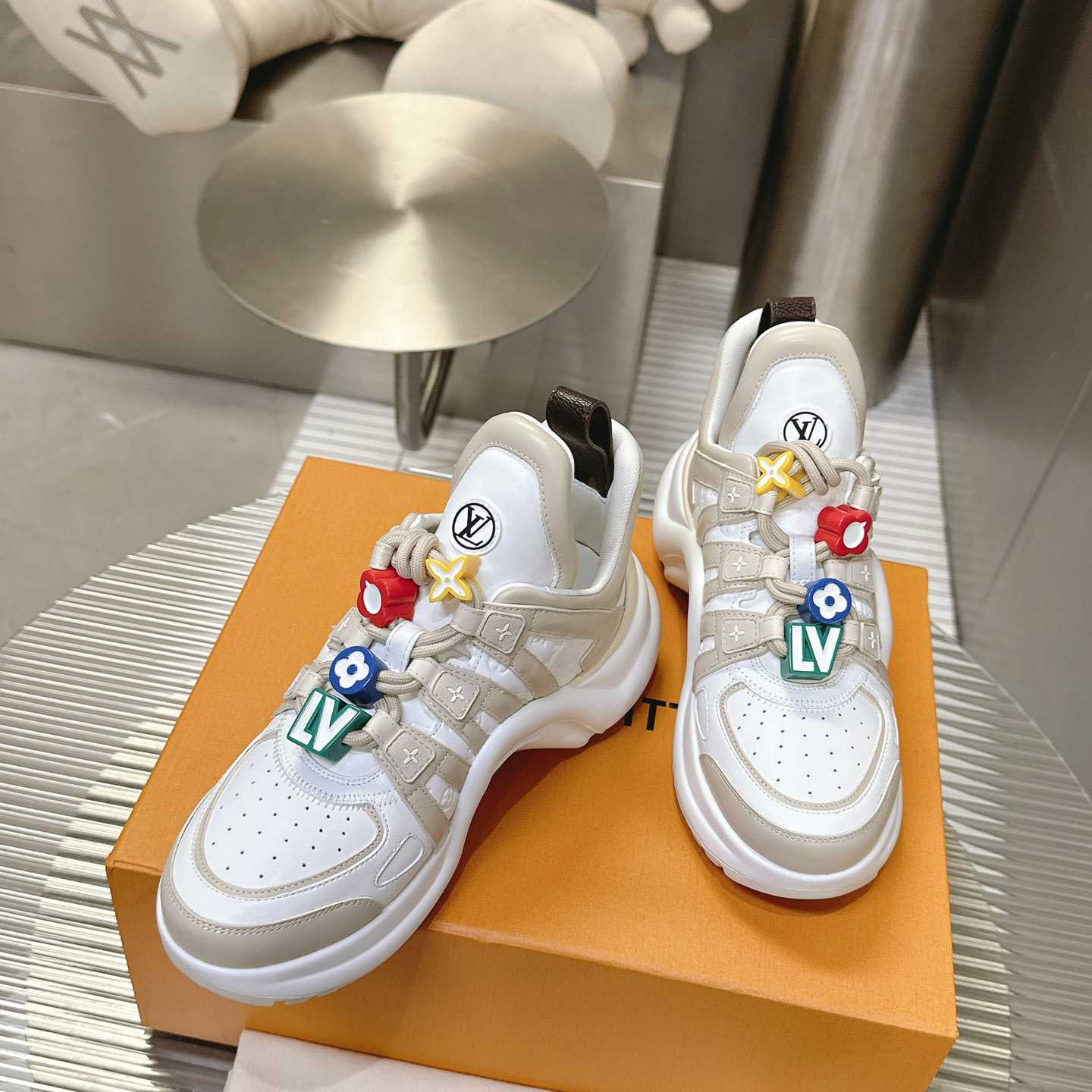 Louis Vuitton LV Archlight Sneaker   1AD2GJ - DesignerGu