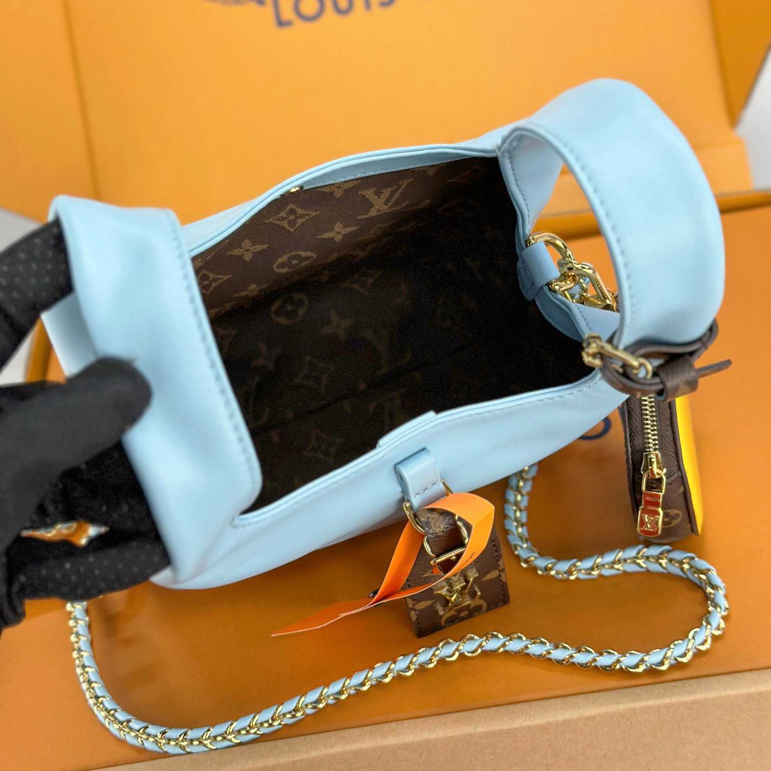 Louis Vuitton Atlantis BB  M11387 - DesignerGu