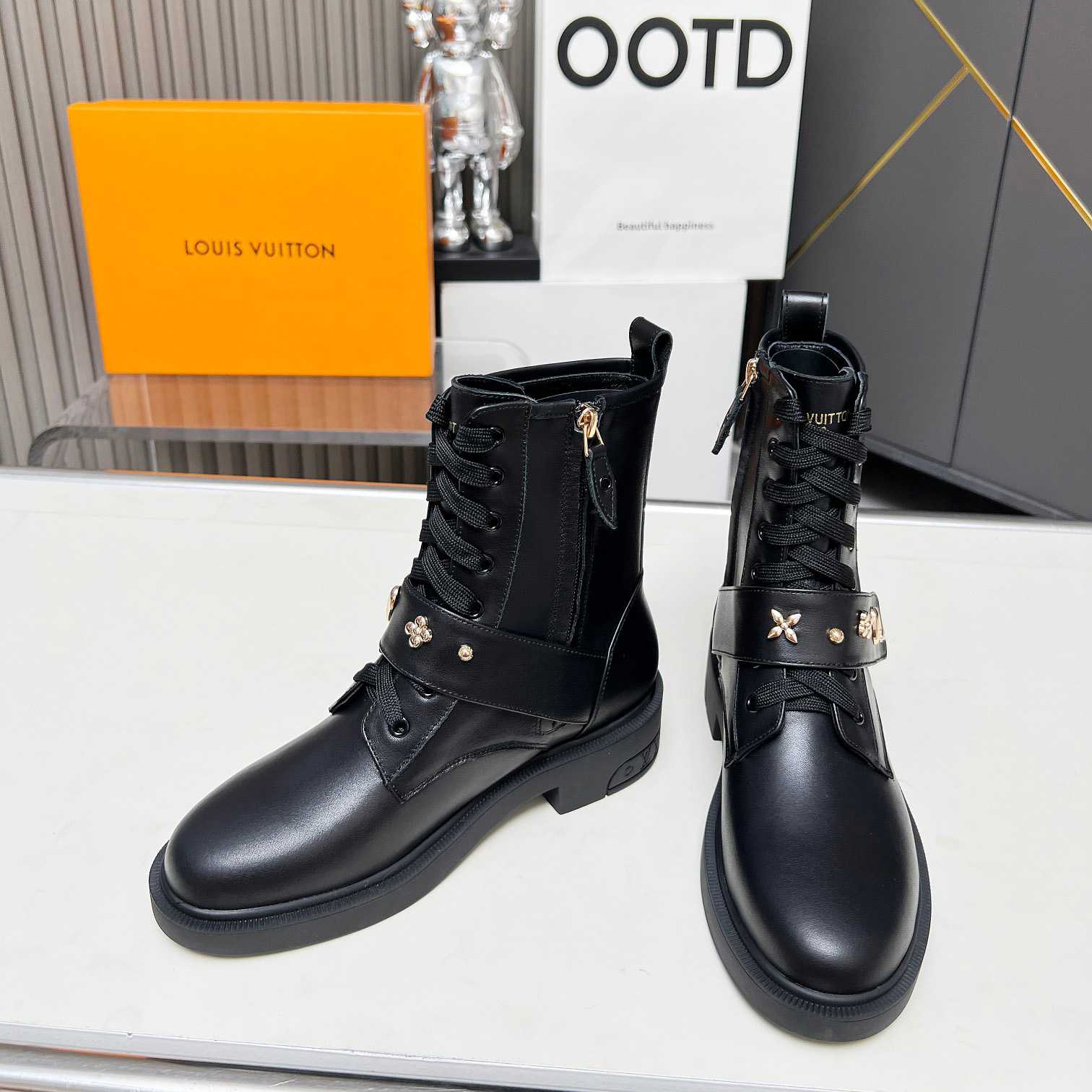 Louis Vuitton Citizen Flat Ranger Boot   - DesignerGu