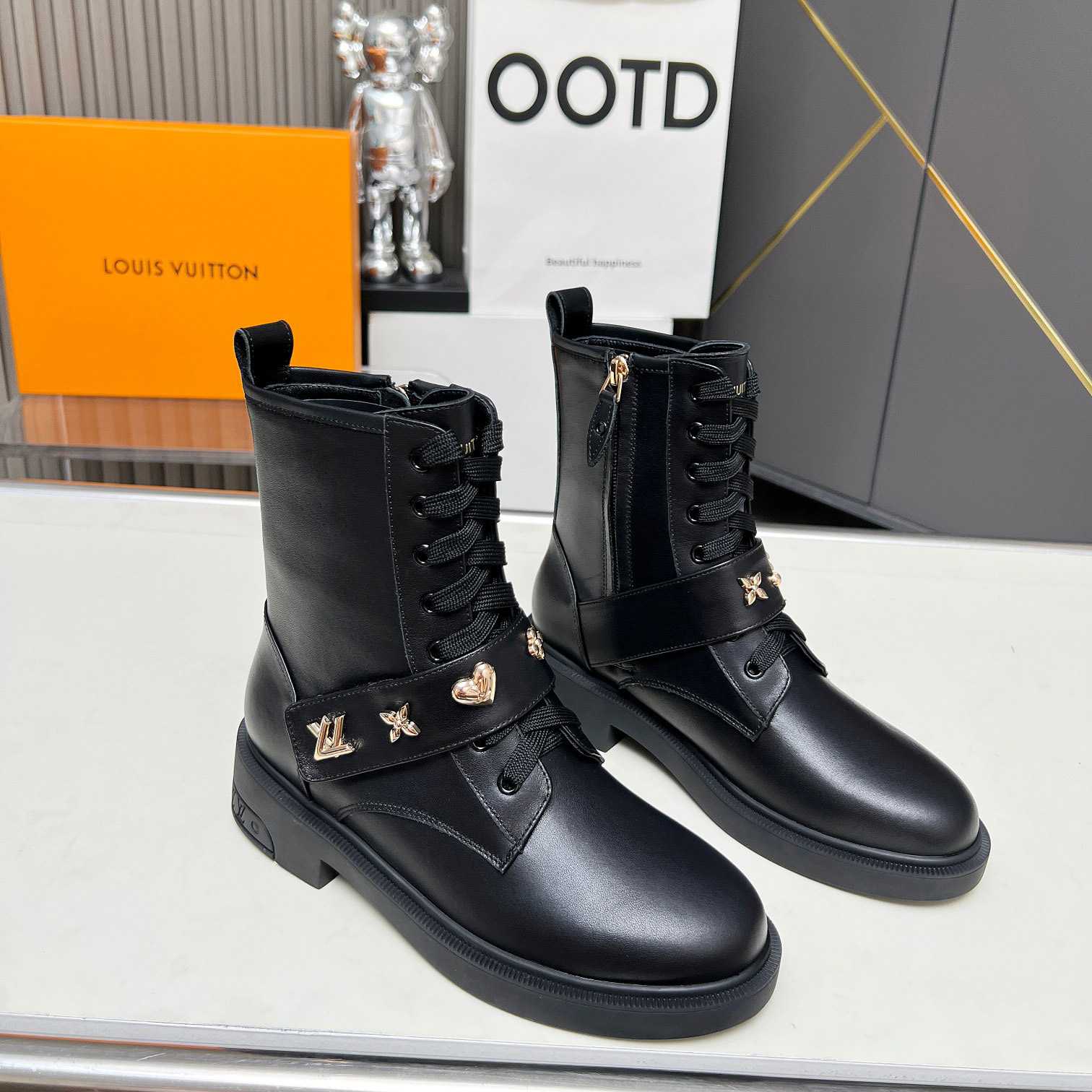 Louis Vuitton Citizen Flat Ranger Boot   - DesignerGu