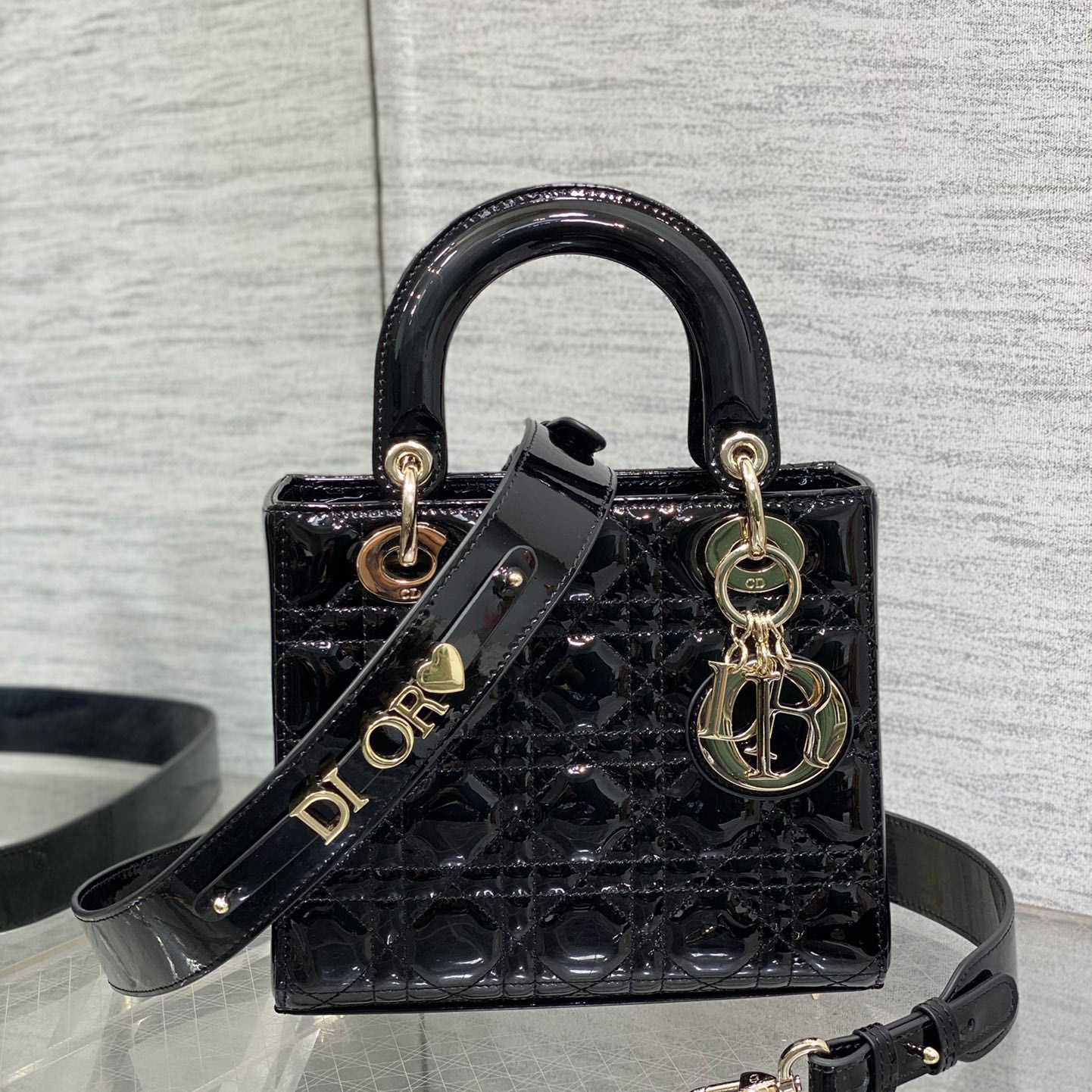 Dior  Lady Dior Bag  20m - DesignerGu