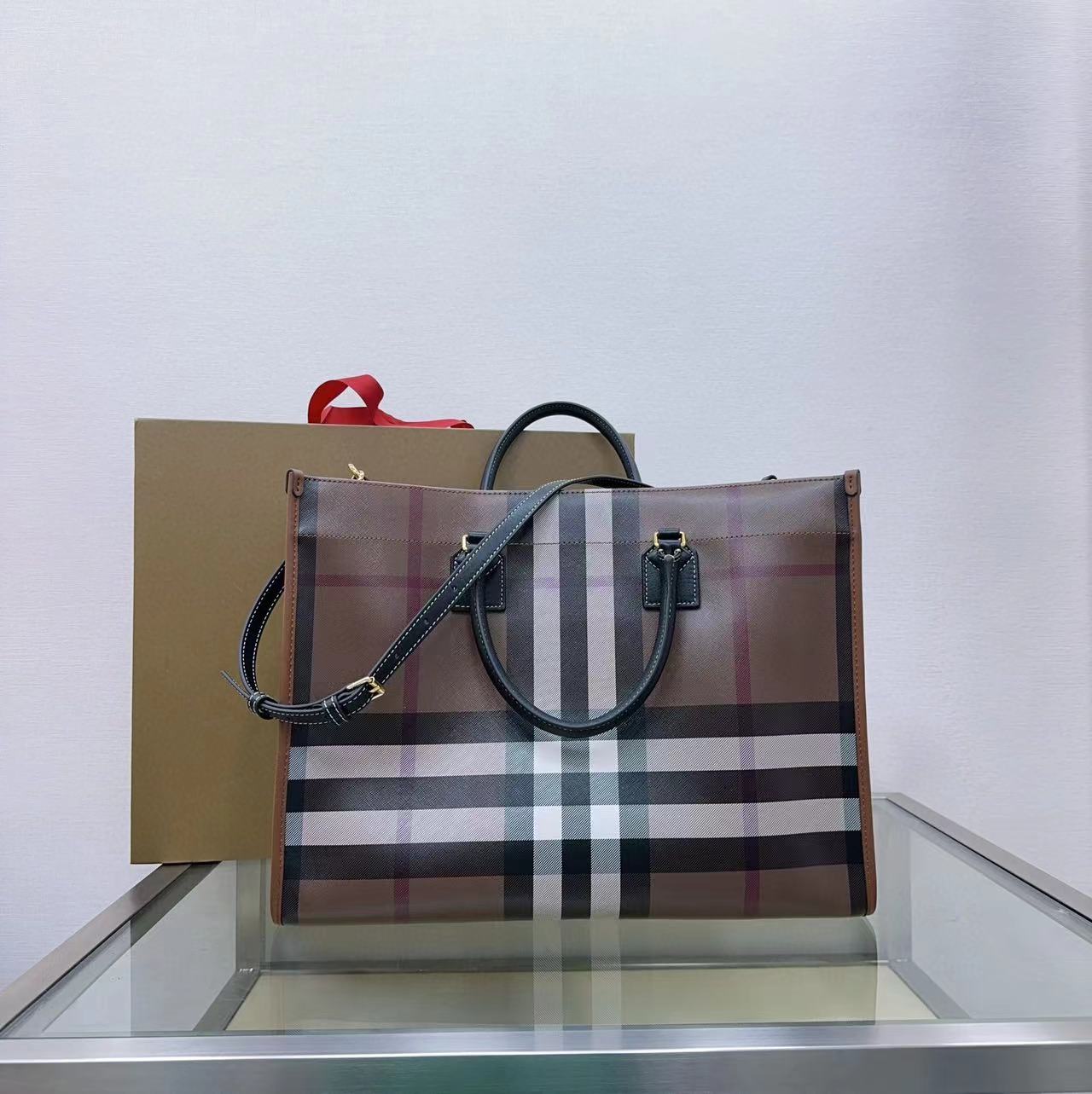 Burberry Medium Freya Tote  - DesignerGu