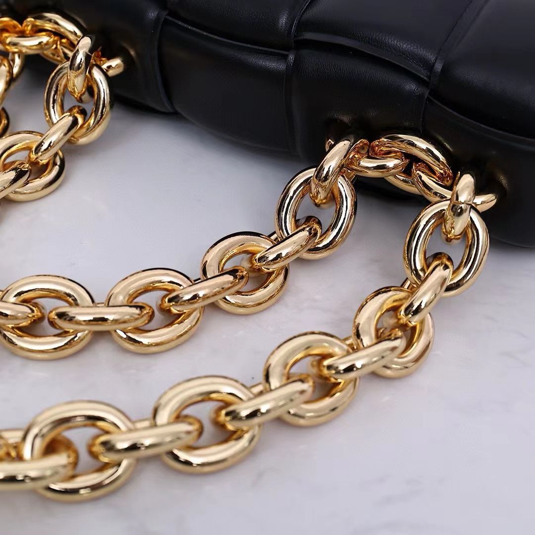 Bottega Veneta Chain Cassette （26*18*8CM） - DesignerGu