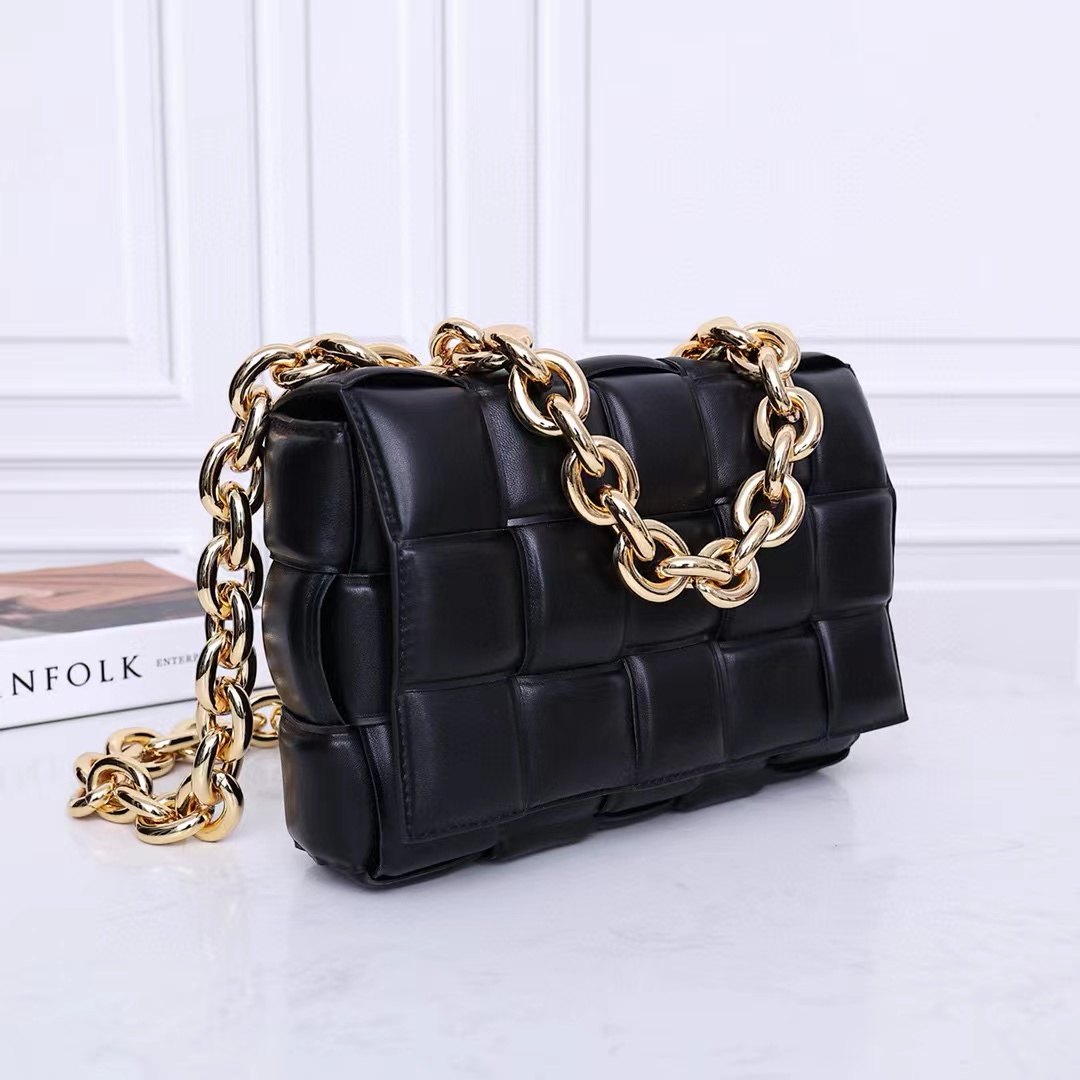 Bottega Veneta Chain Cassette （26*18*8CM） - DesignerGu