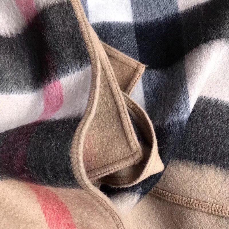 Burberry Charlotte Reversible Wool Felt Cape    140*140cm - DesignerGu