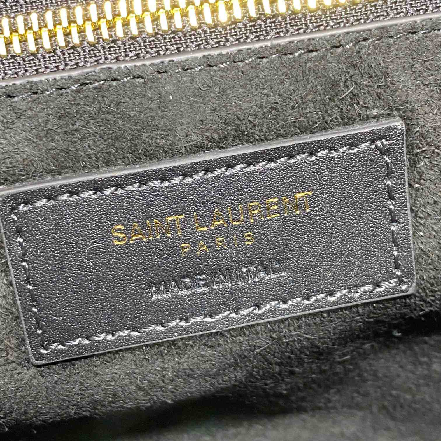 Saint Laurent Le 5 À 7 In Smooth Leather - DesignerGu