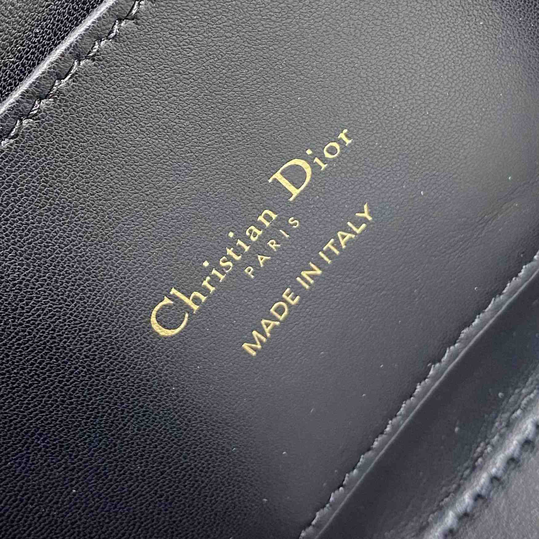 Dior Medium 30 Montaigne Avenue Top Handle Bag - DesignerGu