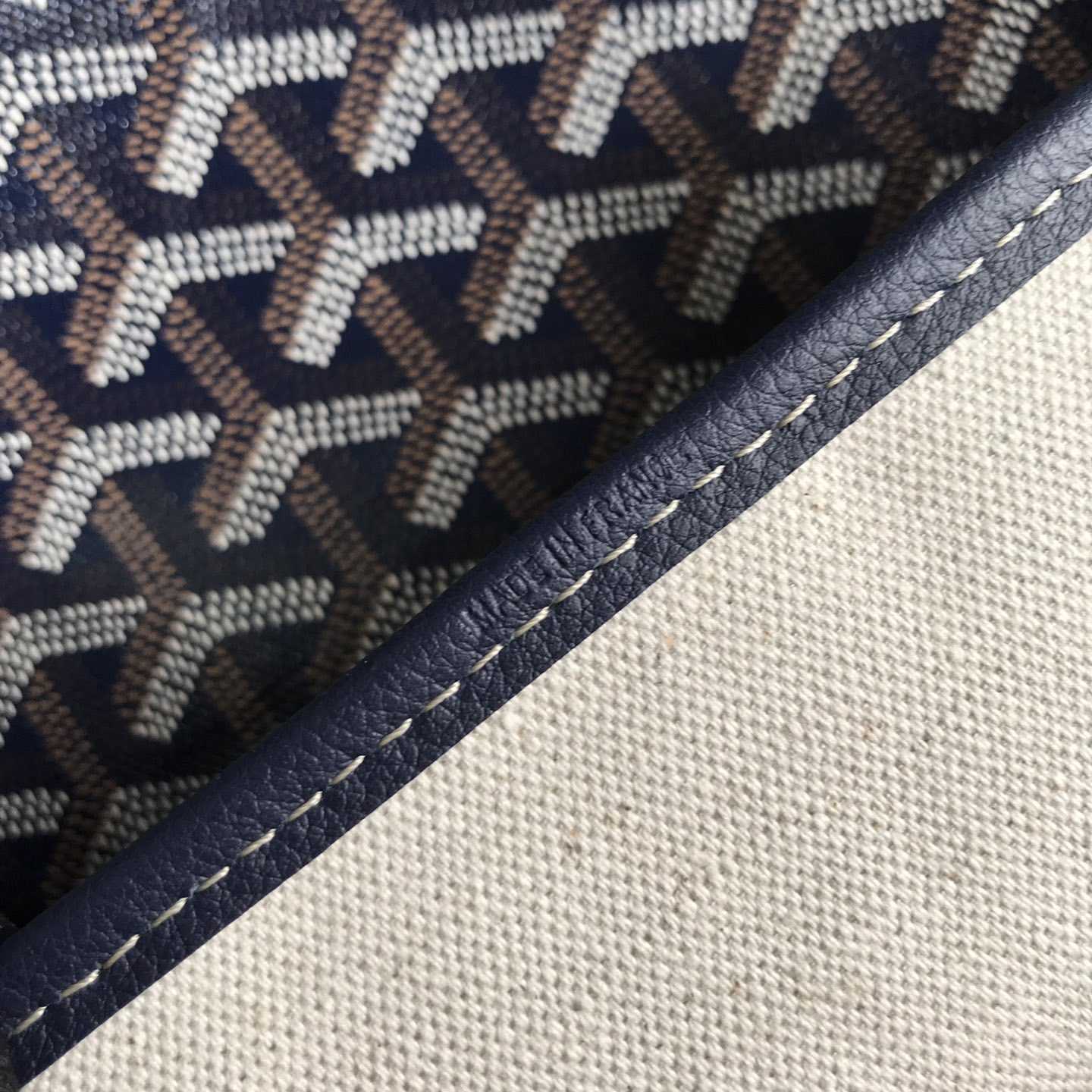 Goyard Artois PM Bag - DesignerGu