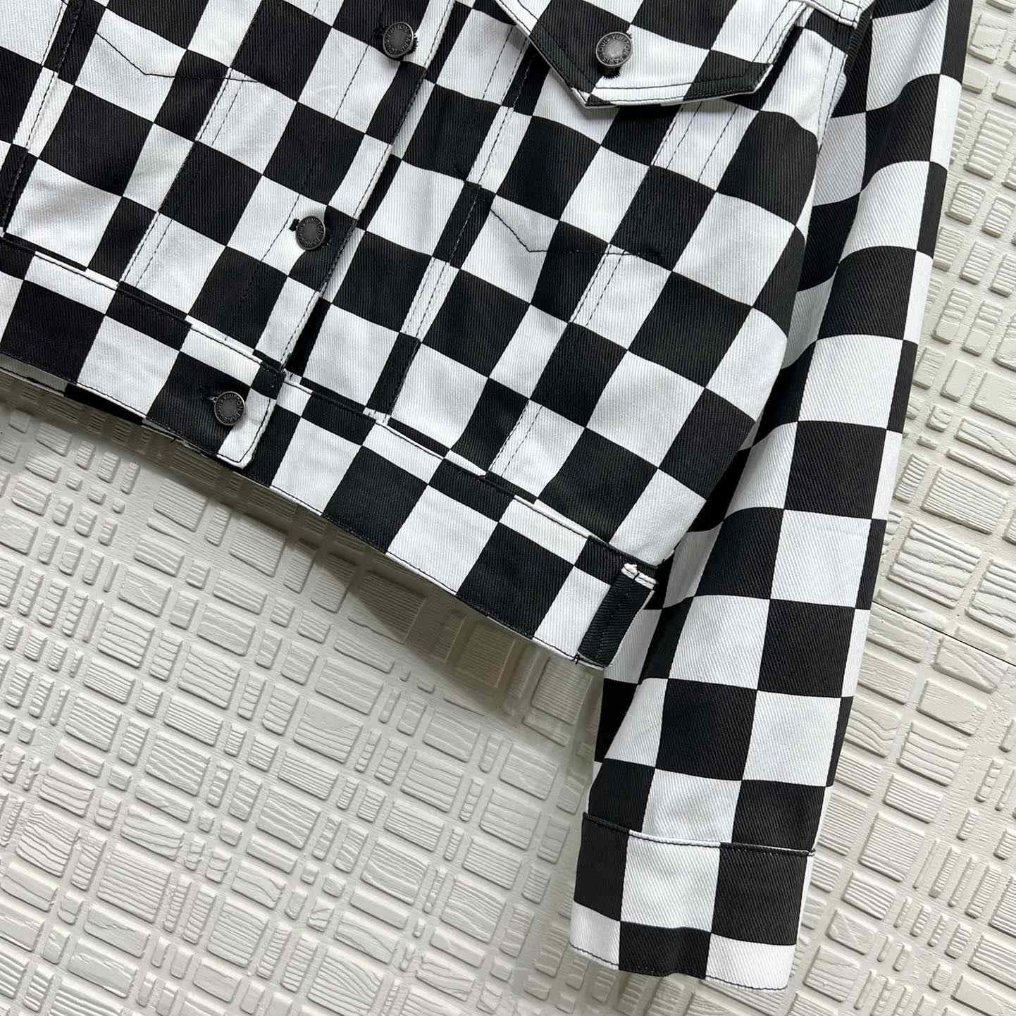 Louis Vuitton Cropped Damier Denim Jacket    1AGAC7 - DesignerGu