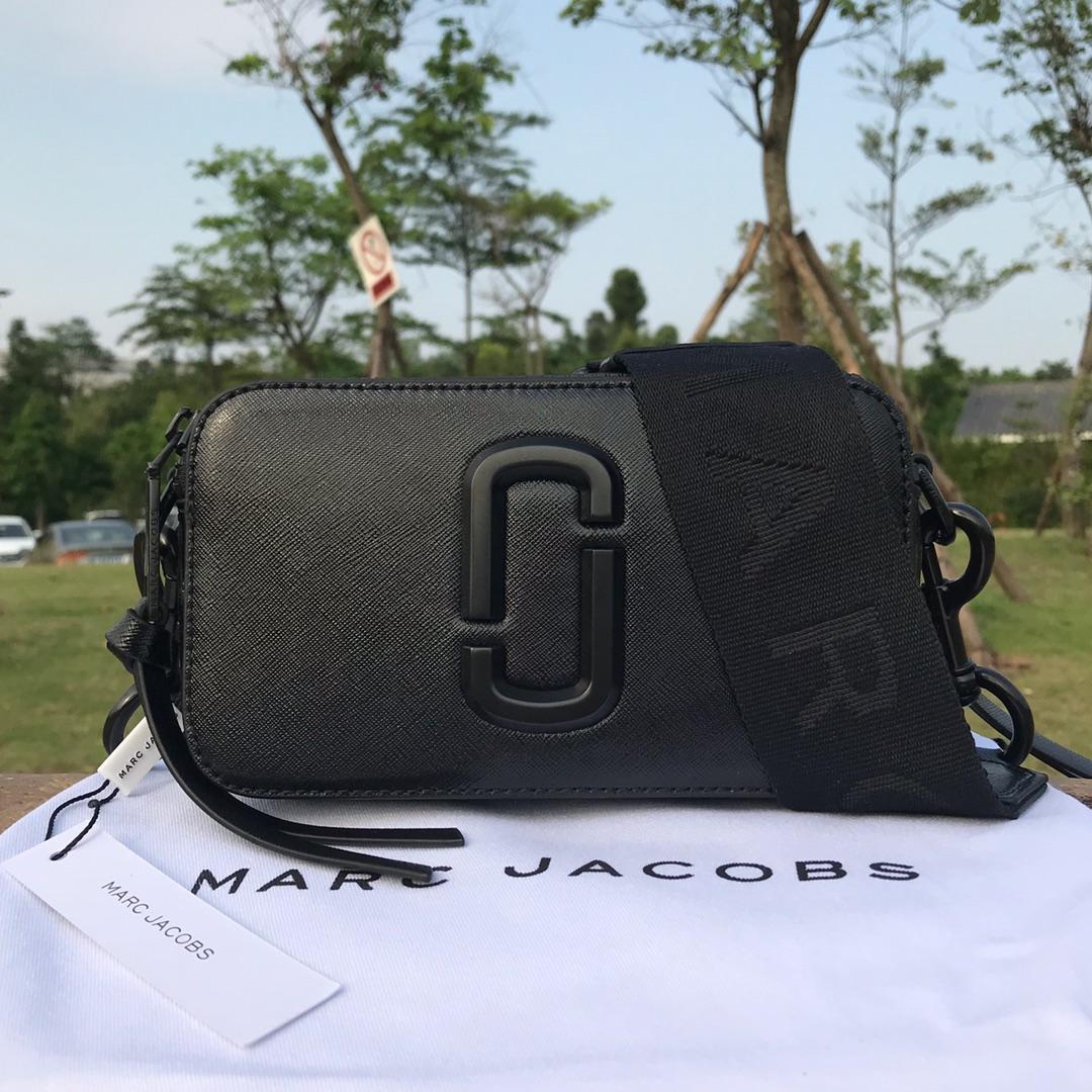 Marc Jacobs Small Camera Bag 19×6×12cm - DesignerGu