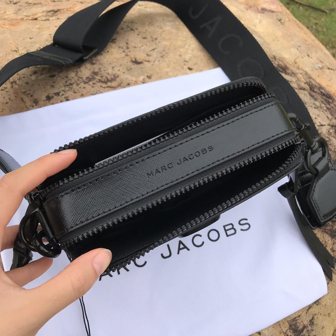 Marc Jacobs Small Camera Bag 19×6×12cm - DesignerGu