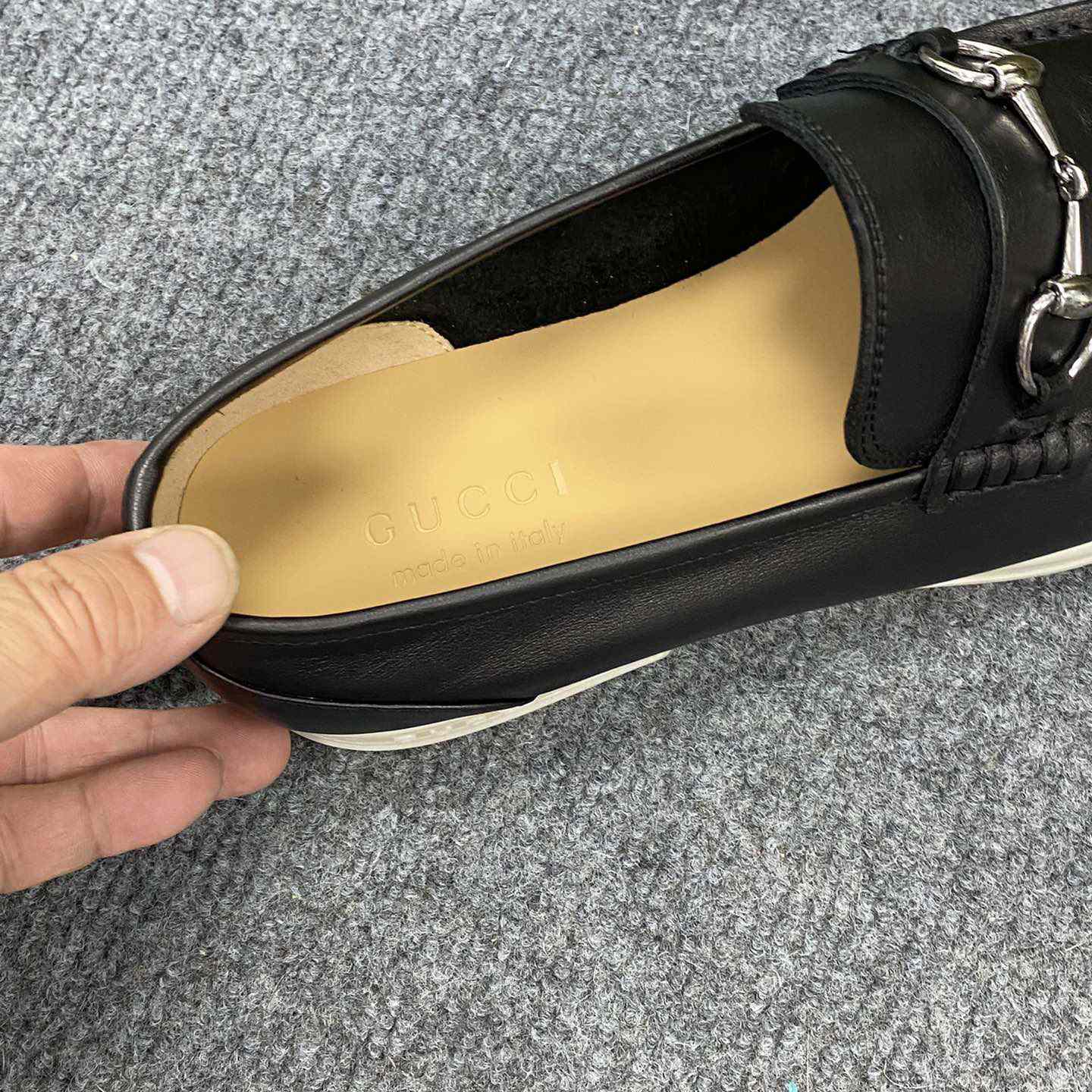 Gucci Men's Loafer With Horsebit - DesignerGu