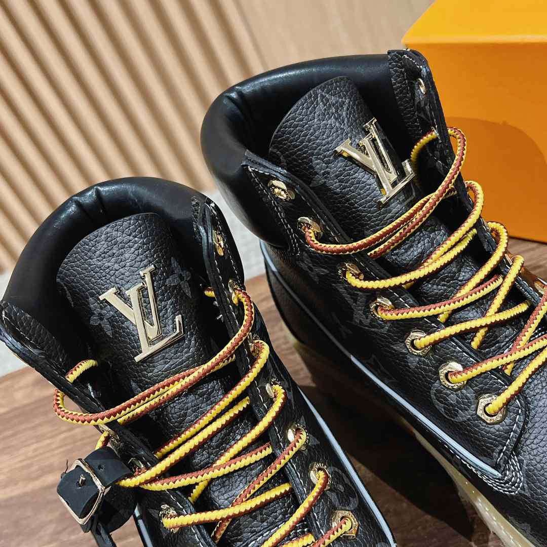 Louis Vuitton x Timberland Ankle Boot - DesignerGu