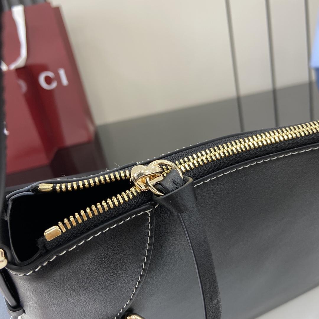 Gucci GG Emblem Medium Shoulder Bag - DesignerGu