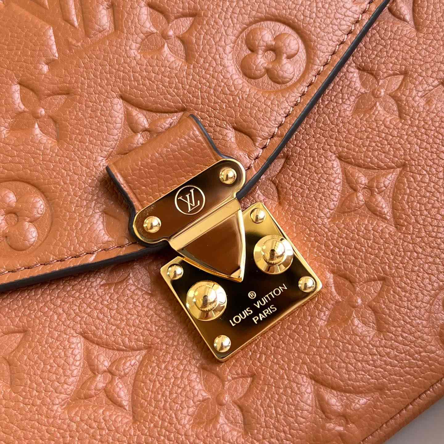 Louis Vuitton Pochette Métis  M12711 - DesignerGu