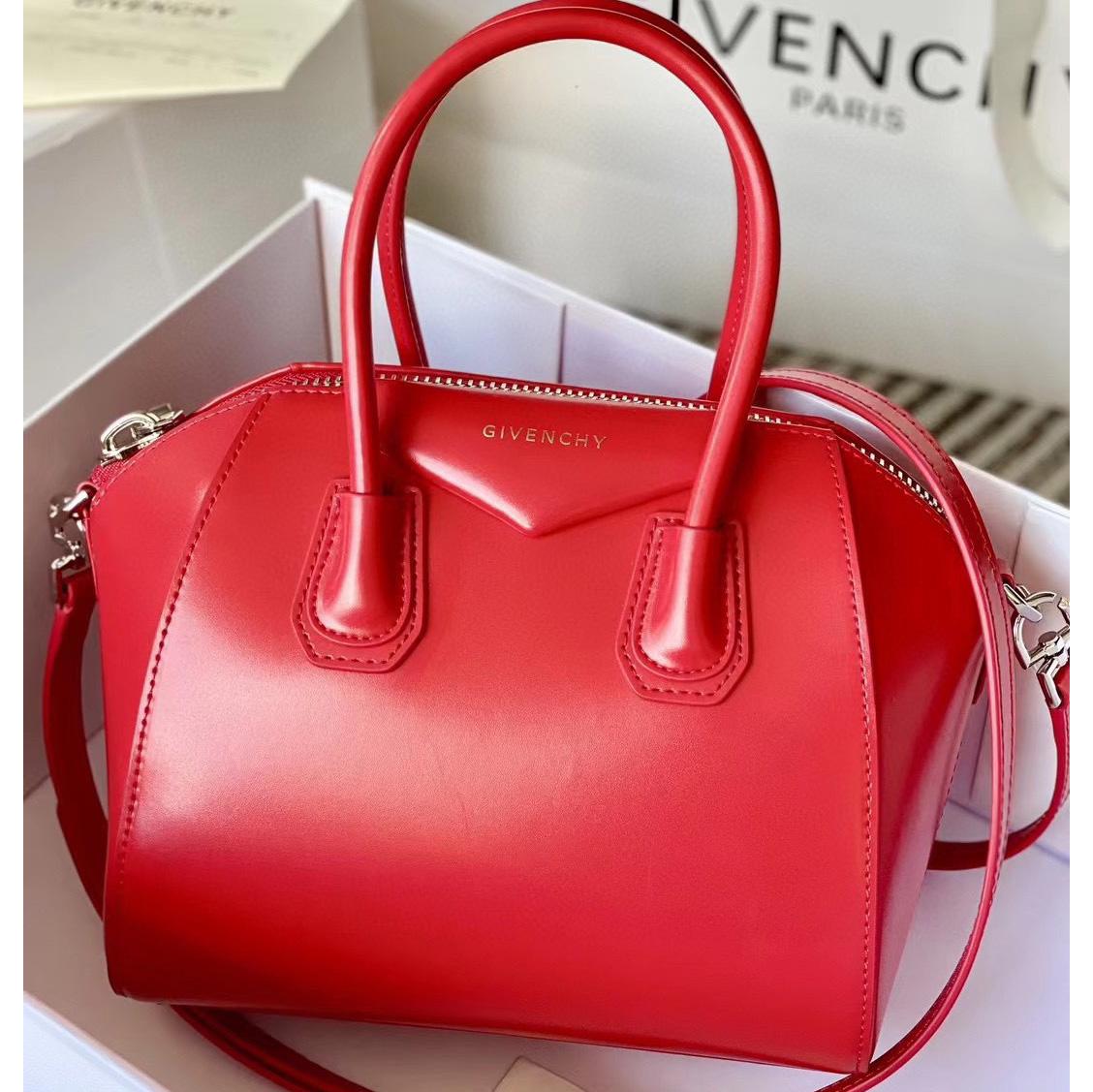 Givenchy Shiny Lord Calfskin Small Antigona Bag   22*27*13cm - DesignerGu