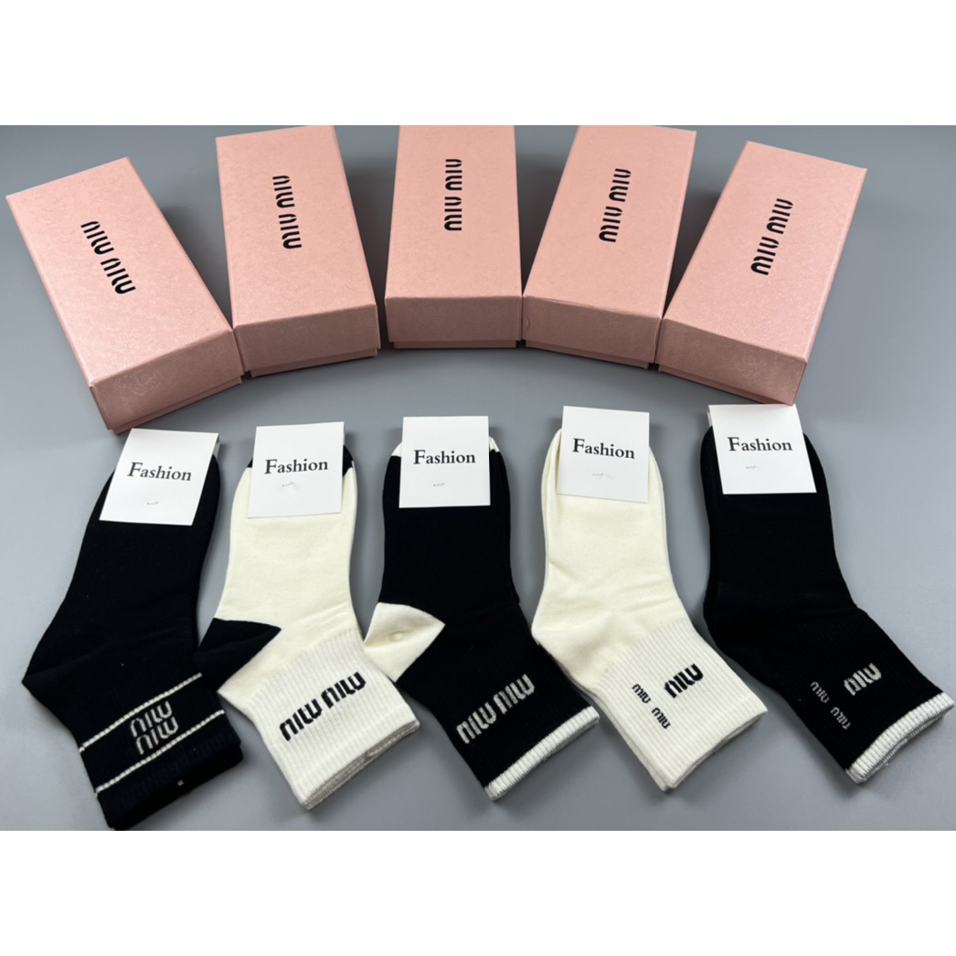 Miu Miu Socks /Box - DesignerGu