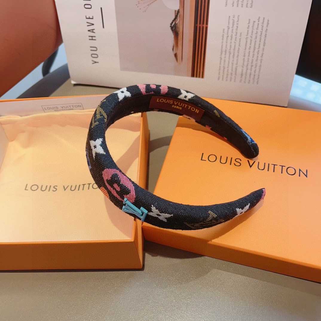 Louis Vuitton Headband  - DesignerGu