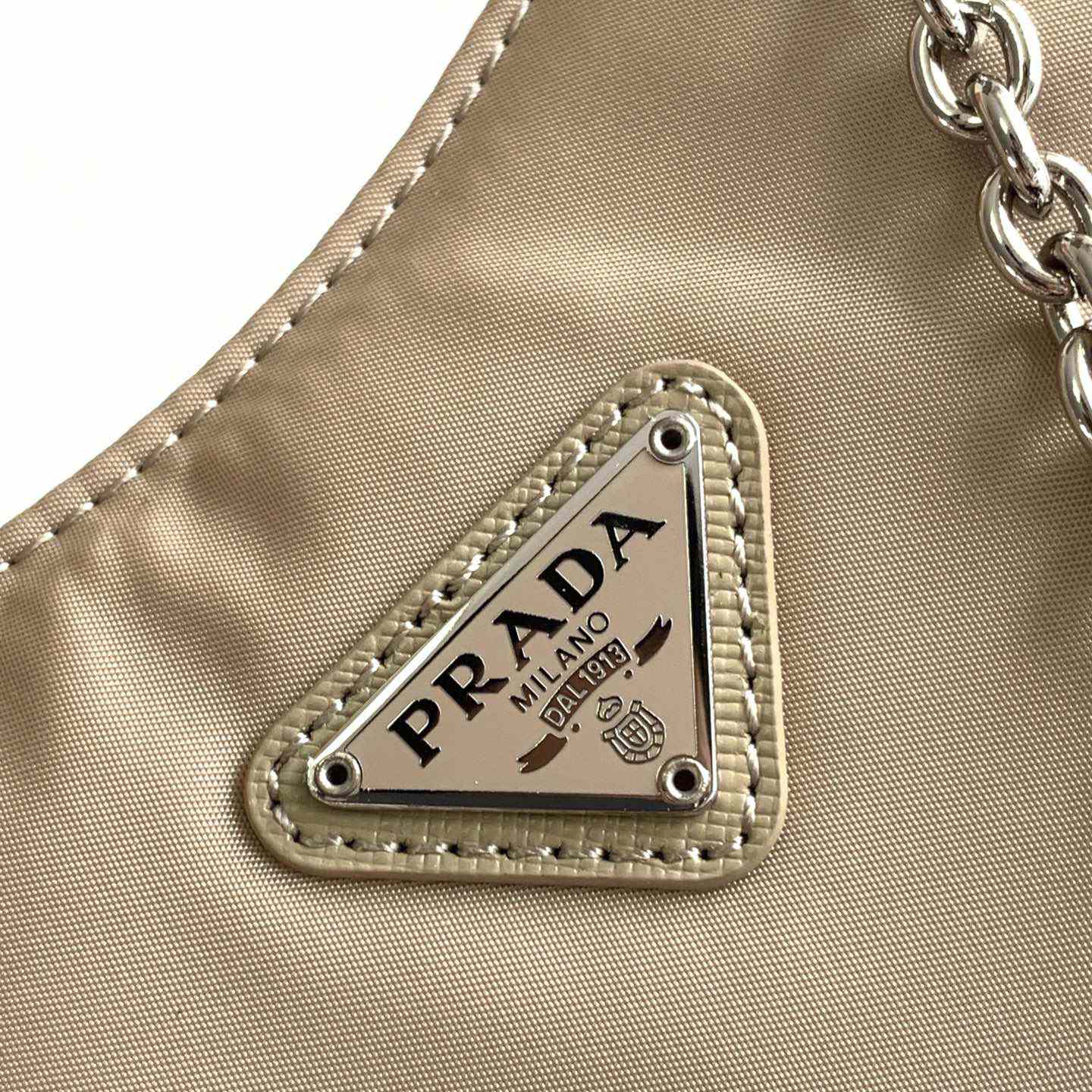 Prada Re-Edition 1995 Chaîne Re-Nylon Mini-bag - DesignerGu