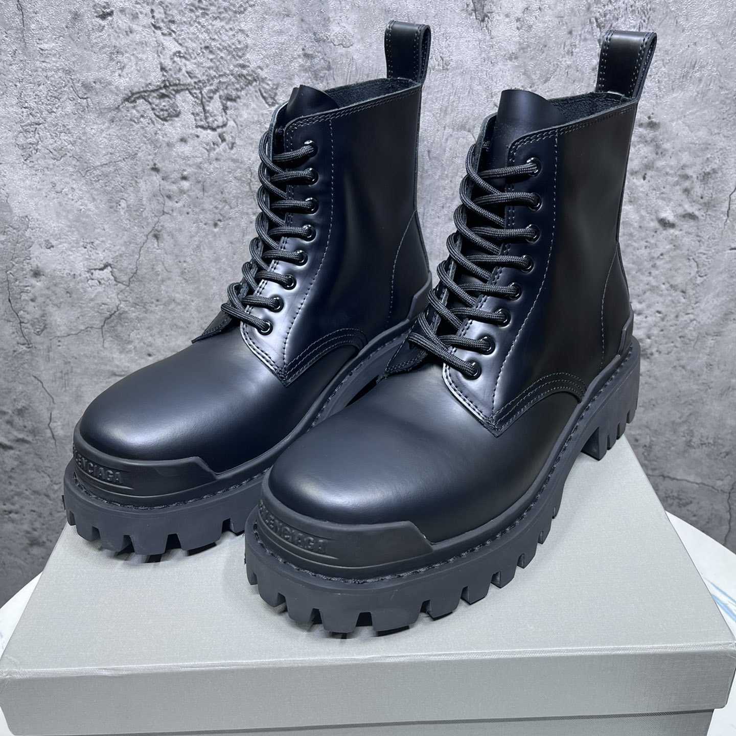 Balenciaga Men's Strike Boot - DesignerGu