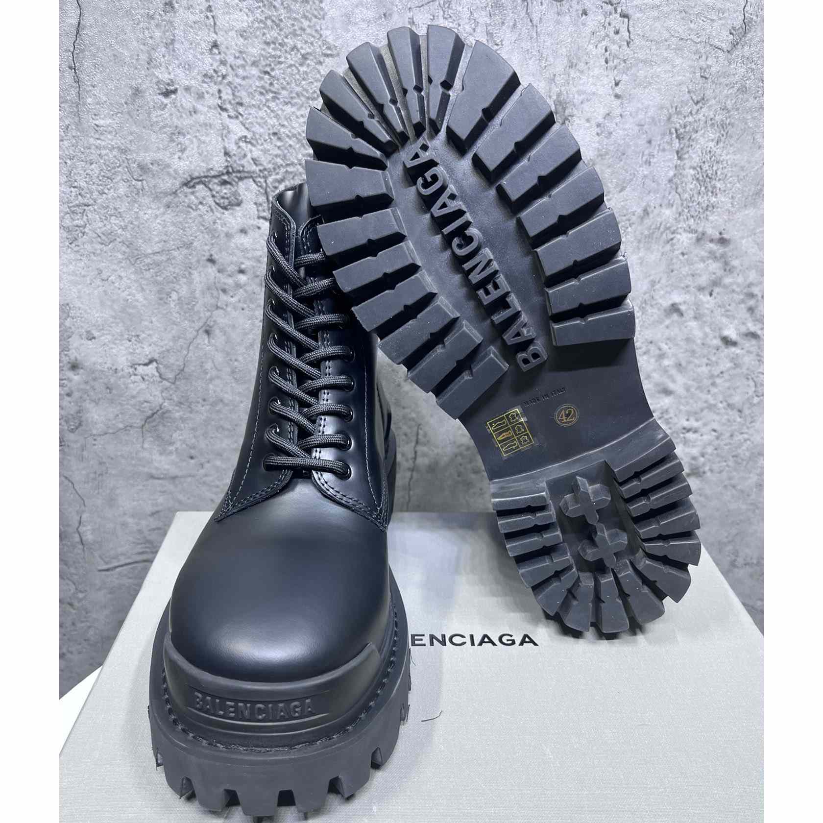 Balenciaga Men's Strike Boot - DesignerGu