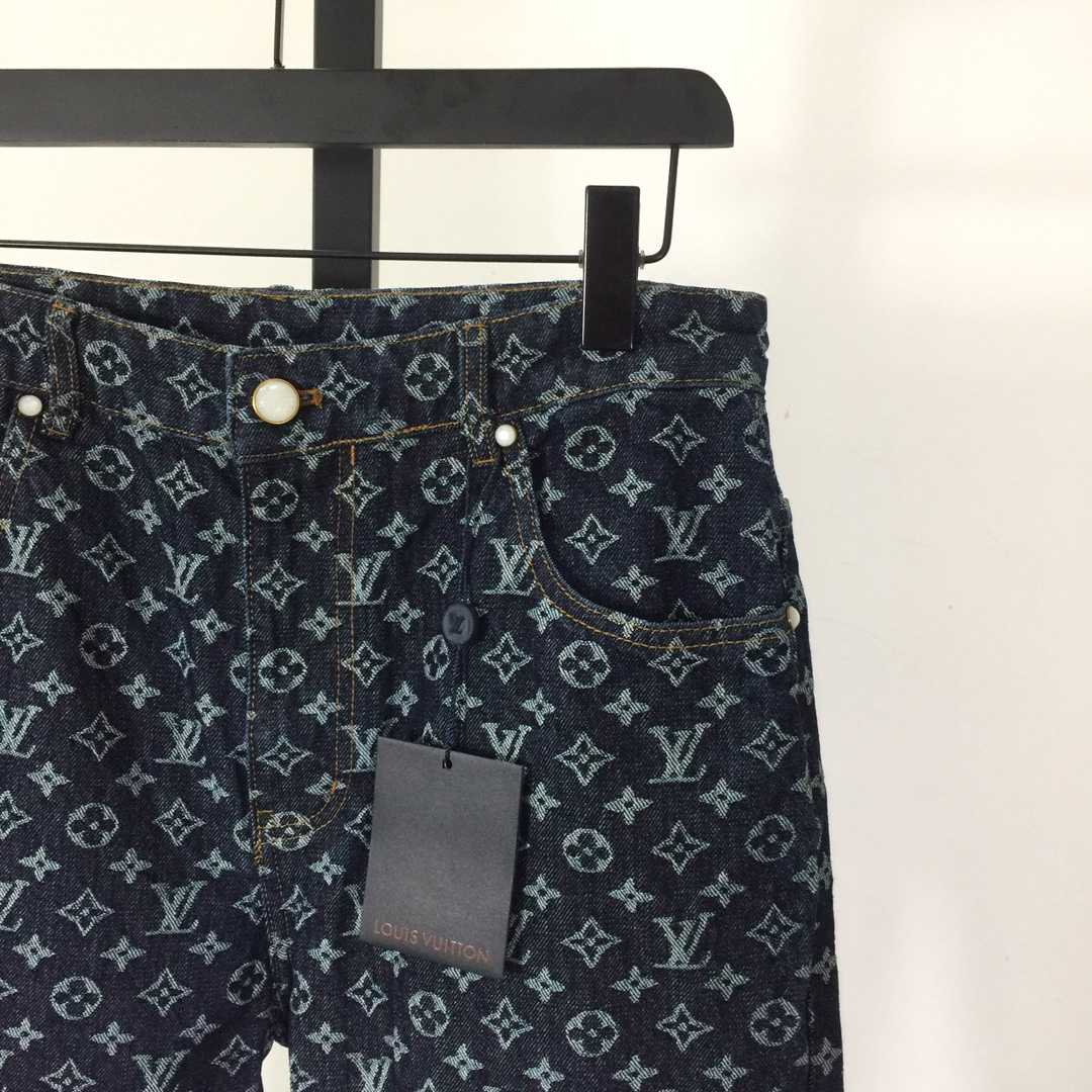 Louis Vuitton Monogram Jacquard Denim Skate Pants  1AFX30 - DesignerGu