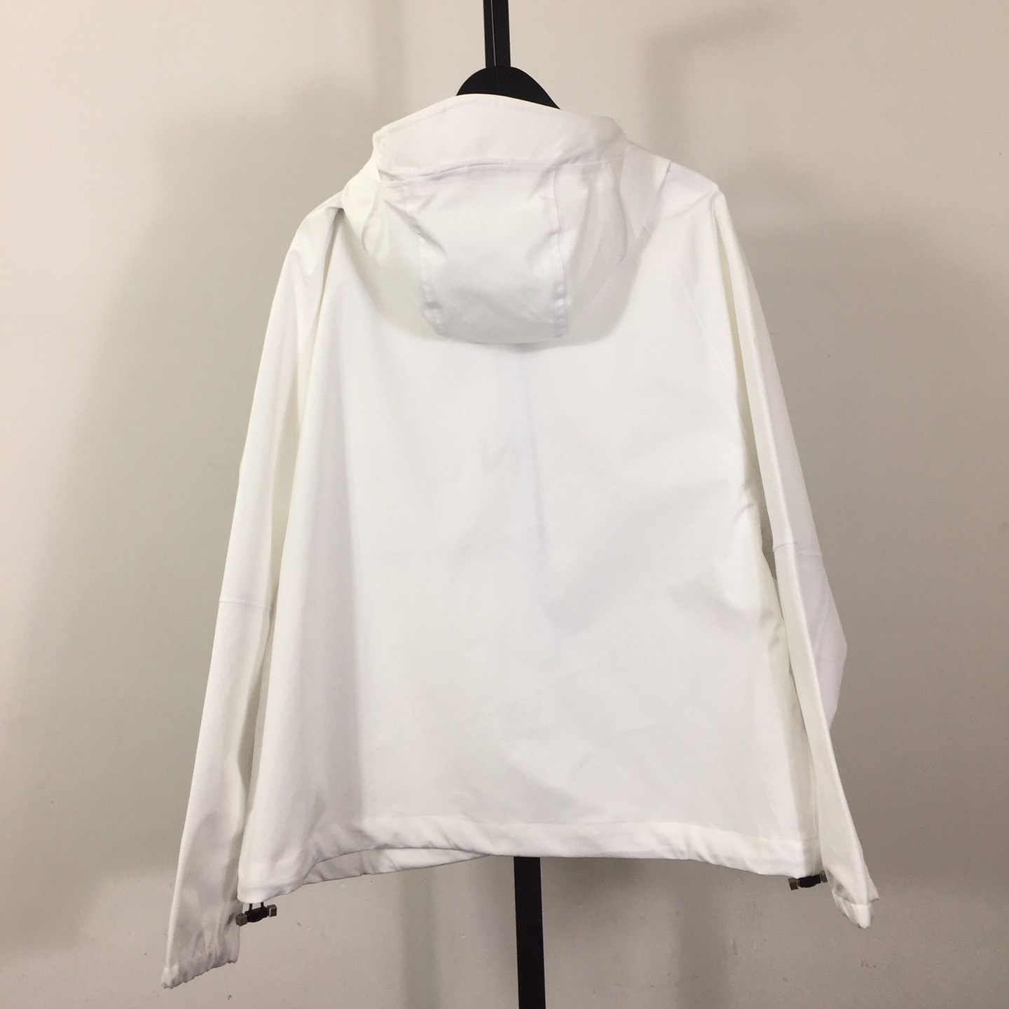 Givenchy Logo Hooded Jacket in White - DesignerGu