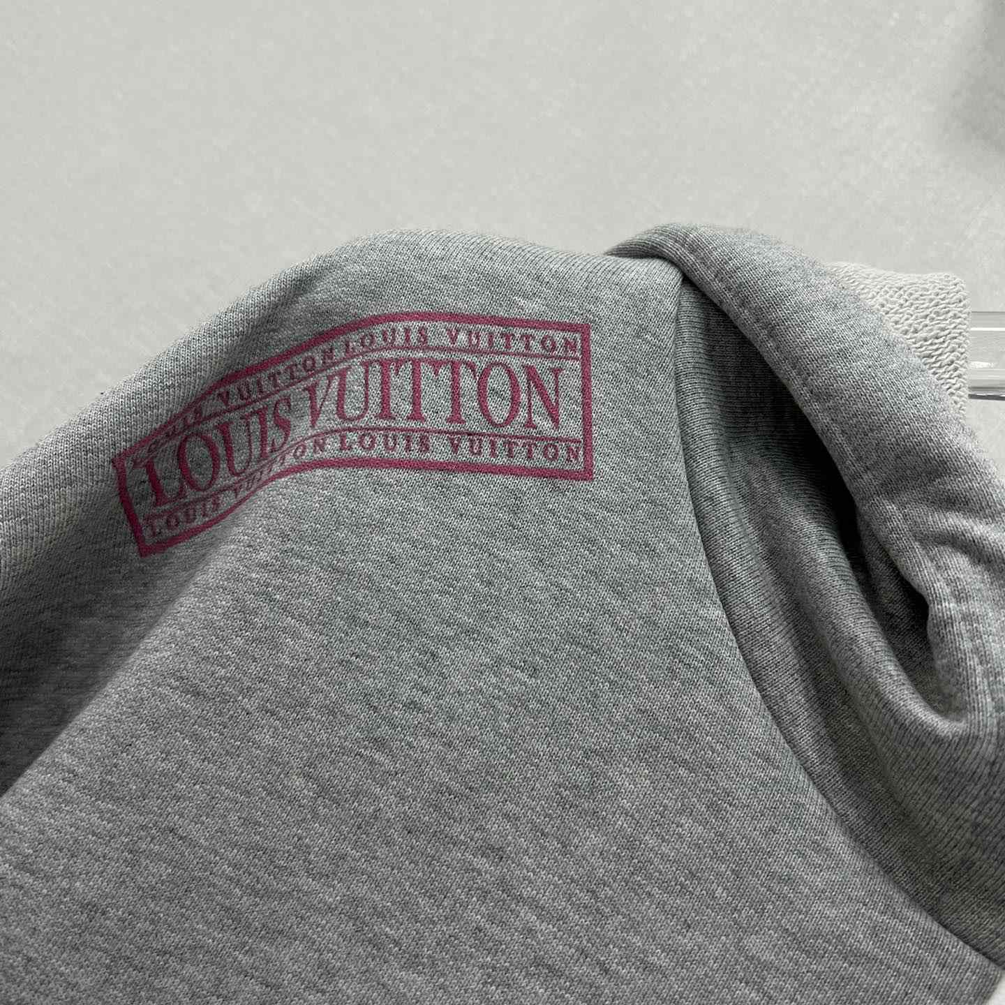 Louis Vuitton Travel Stamp Cropped Hoodie    1AGDAG - DesignerGu