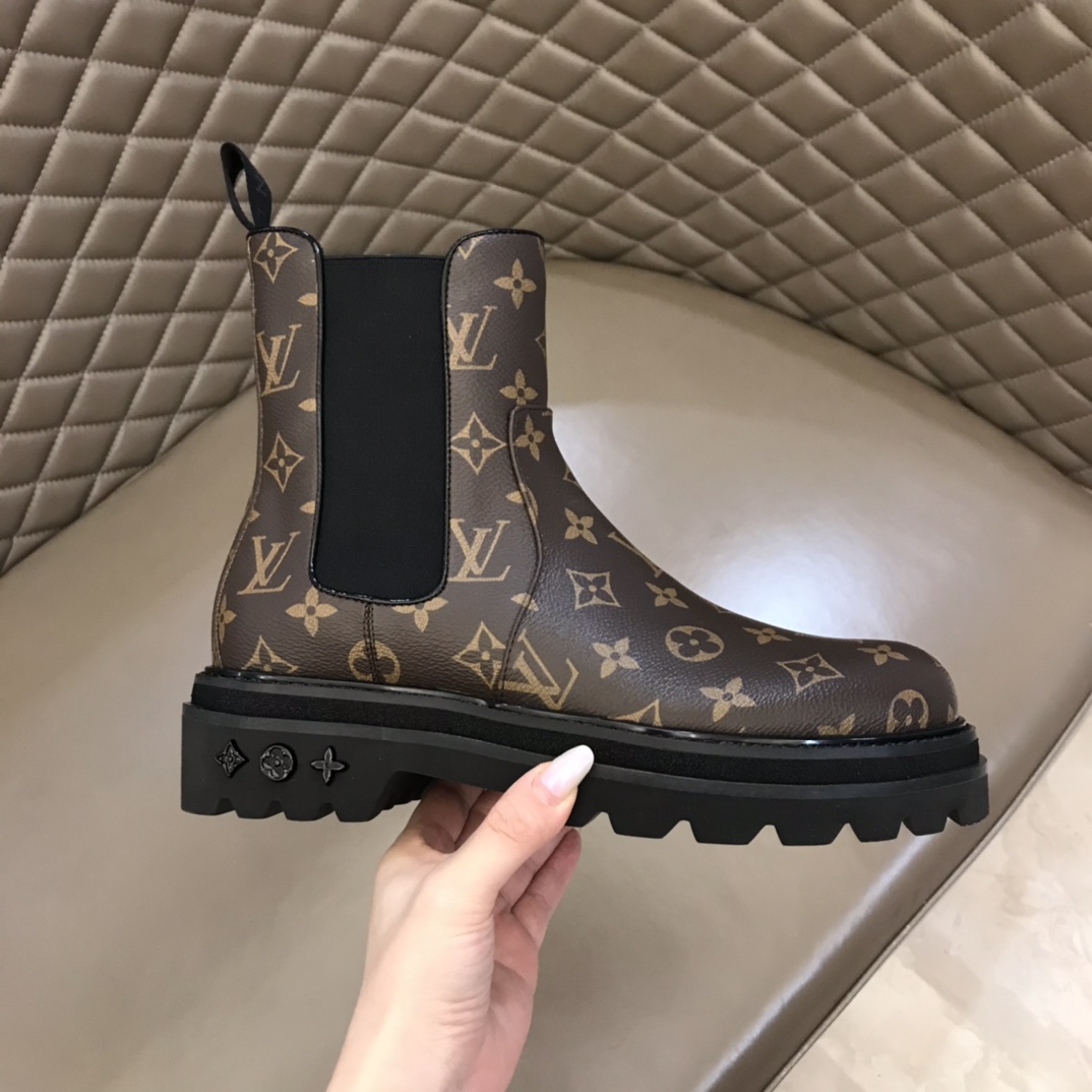 Louis Vuitton Men's Ankle Boots - DesignerGu