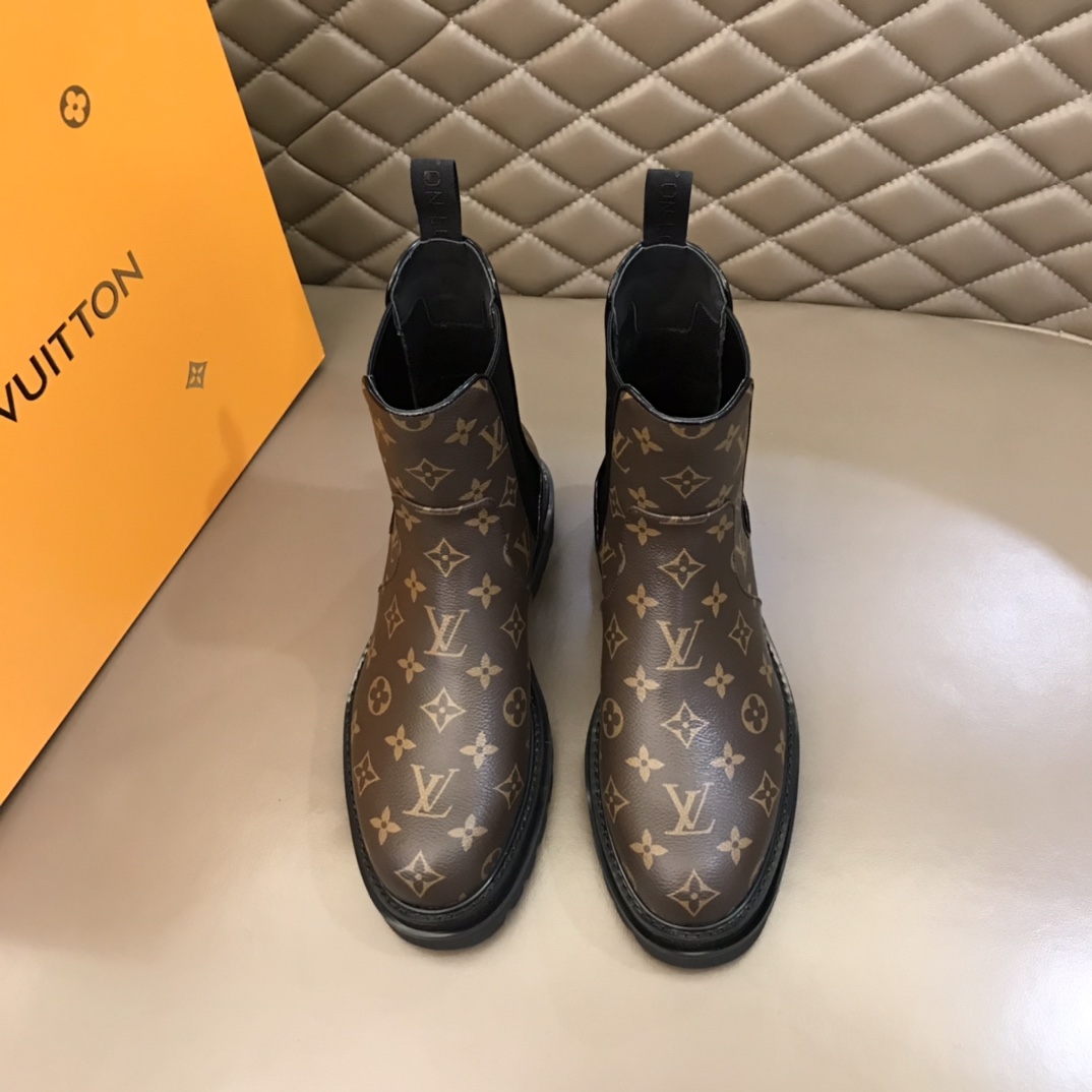 Louis Vuitton Men's Ankle Boots - DesignerGu