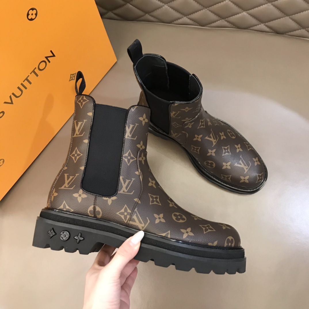 Louis Vuitton Men's Ankle Boots - DesignerGu