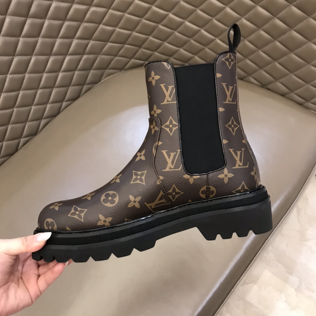 Louis Vuitton Men's Ankle Boots - DesignerGu