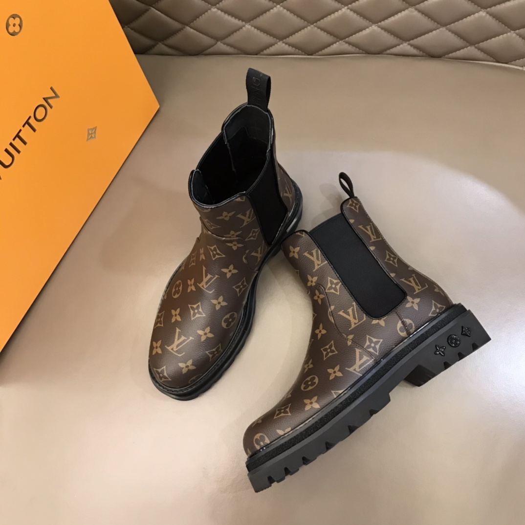 Louis Vuitton Men's Ankle Boots - DesignerGu