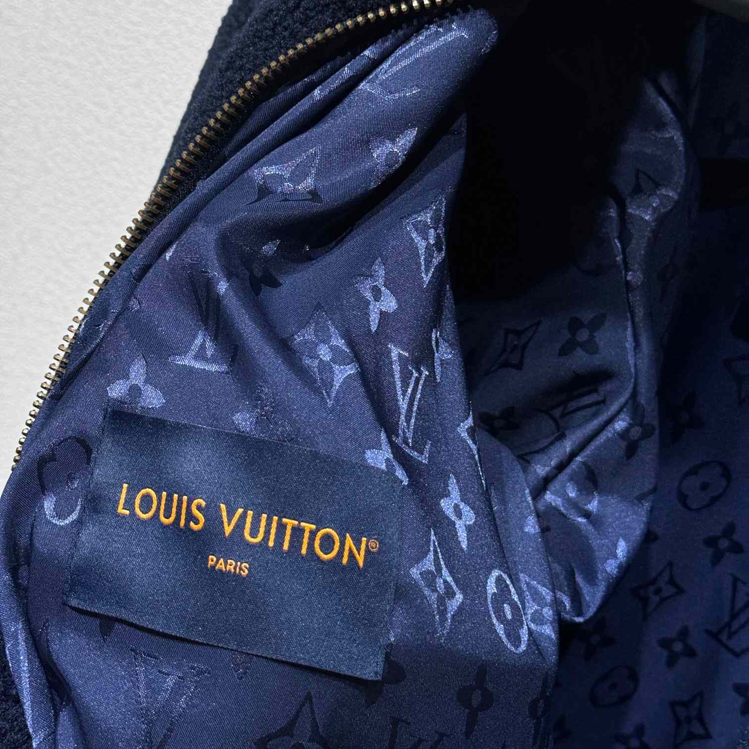 Louis Vuitton Leather Patch Fleece Blouson   1AGLXN - DesignerGu