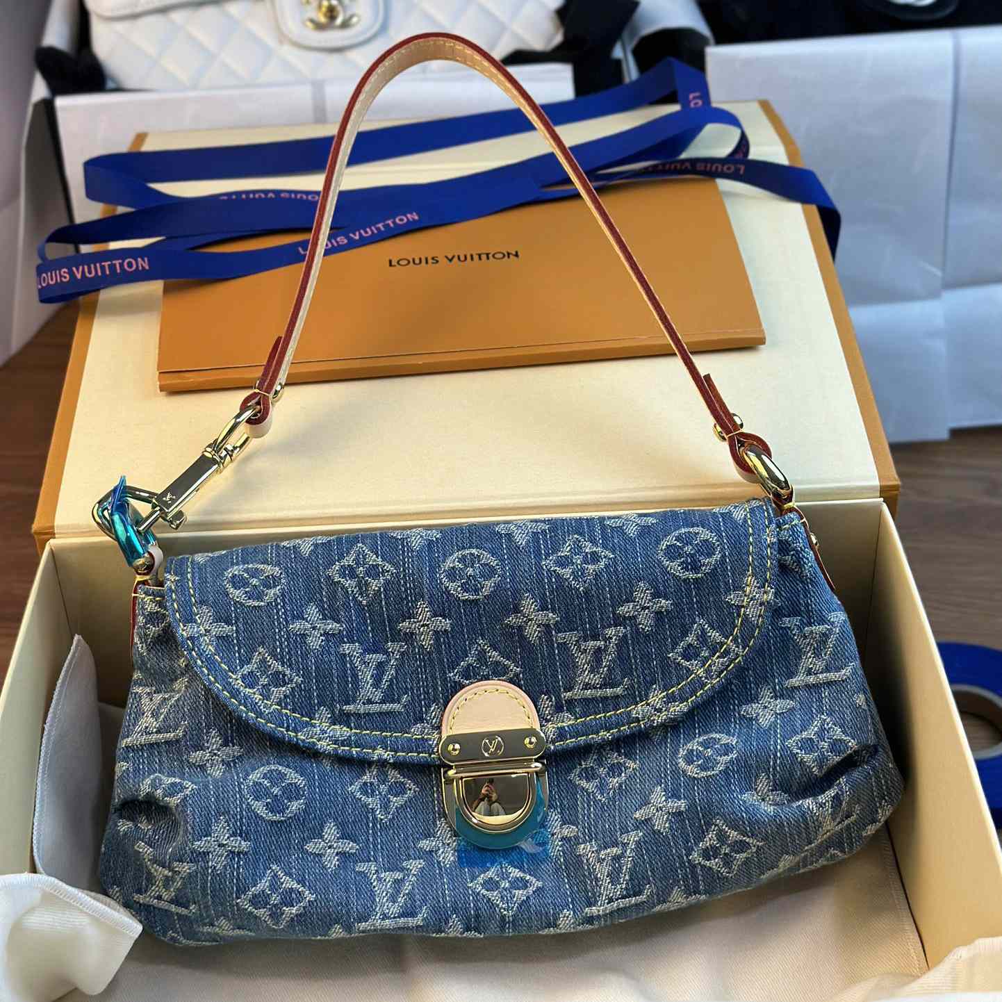 Louis Vuitton 2006 Mini Pleaty Shoulder Bag - DesignerGu