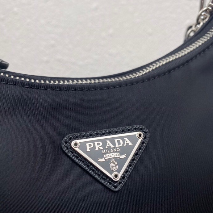 Prada Re-Edition 2005 Re-Nylon Bag  22-12-6cm - DesignerGu