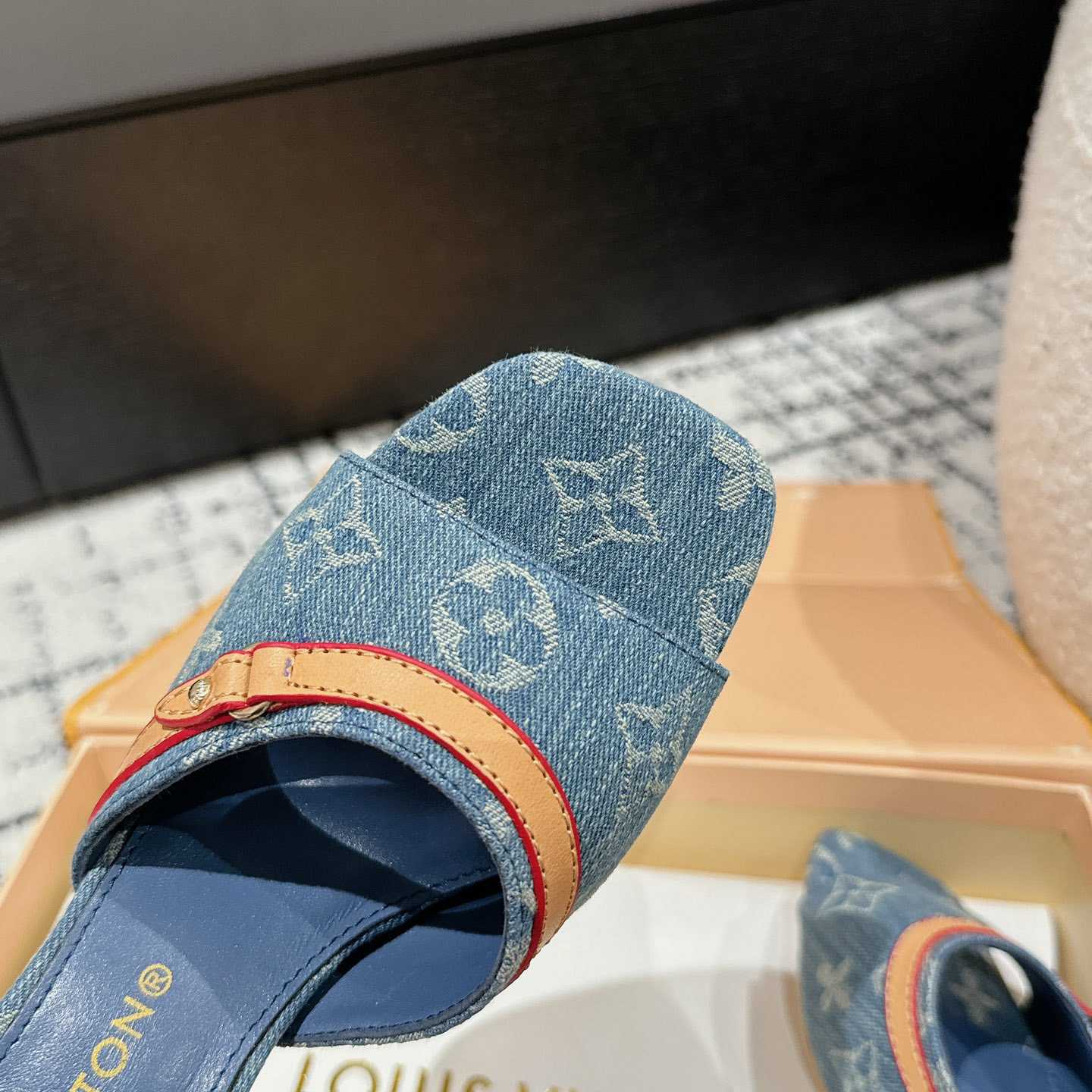 Louis Vuitton Neo Revival Mule   - DesignerGu