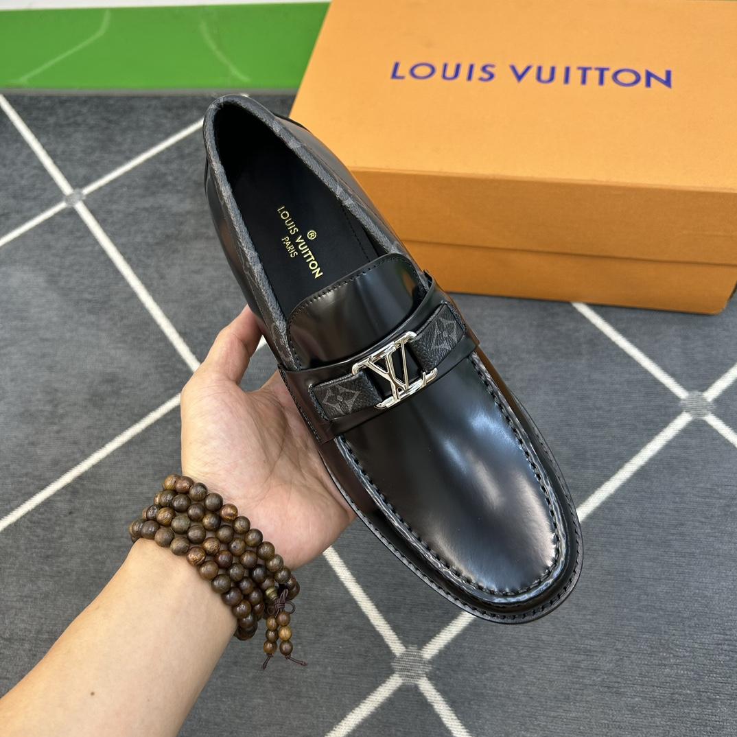 Louis Vuitton Men's Major Leather Loafers - DesignerGu