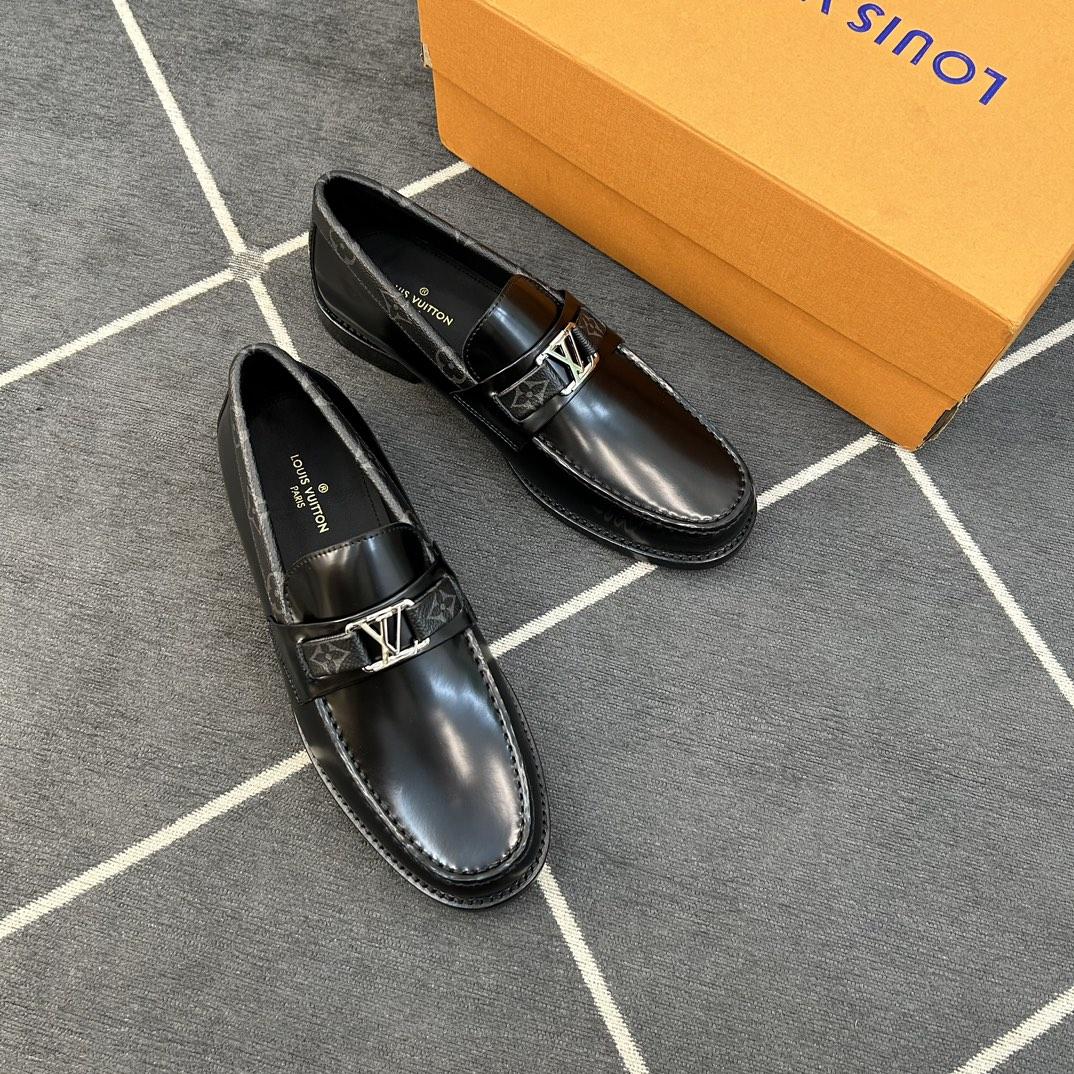 Louis Vuitton Men's Major Leather Loafers - DesignerGu