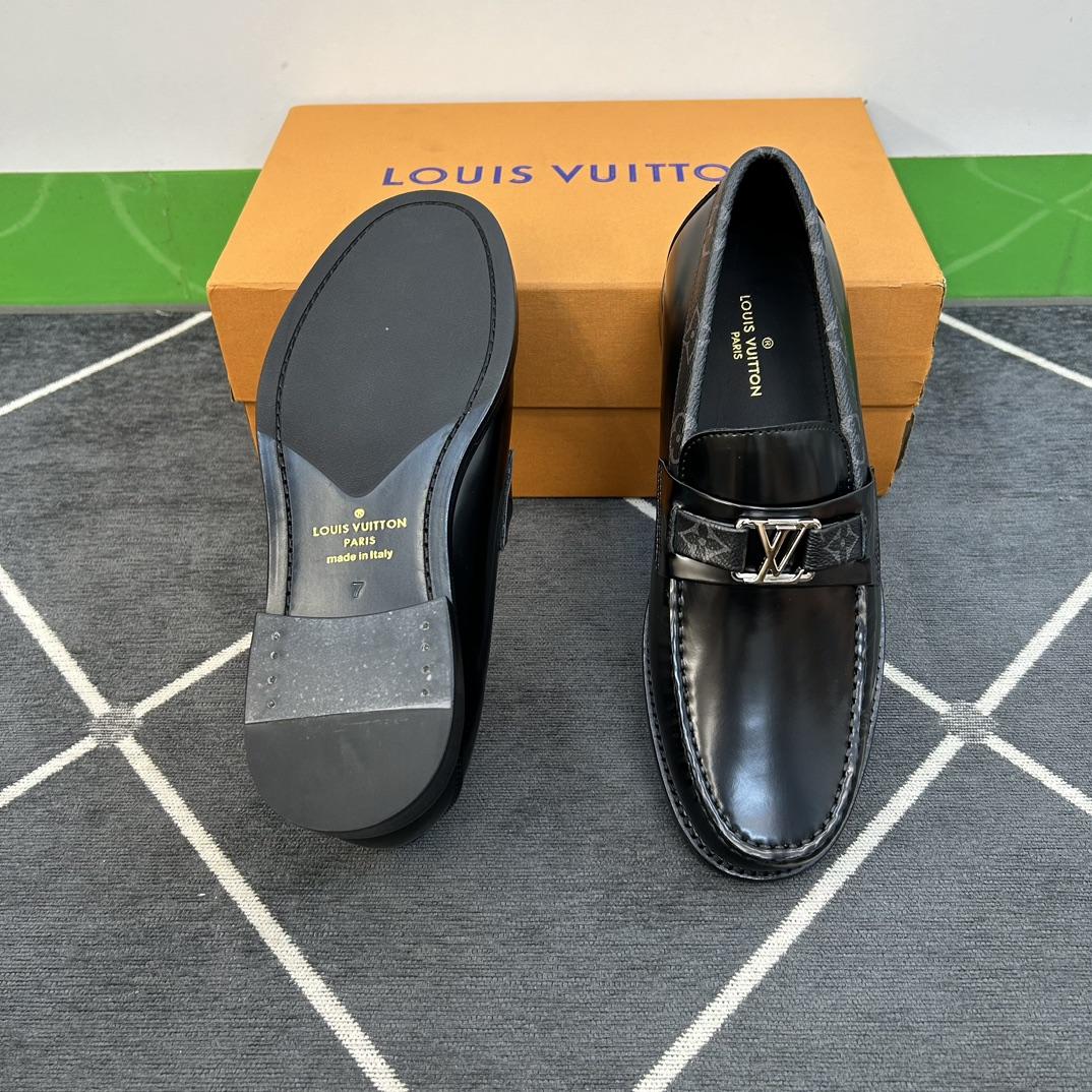 Louis Vuitton Men's Major Leather Loafers - DesignerGu