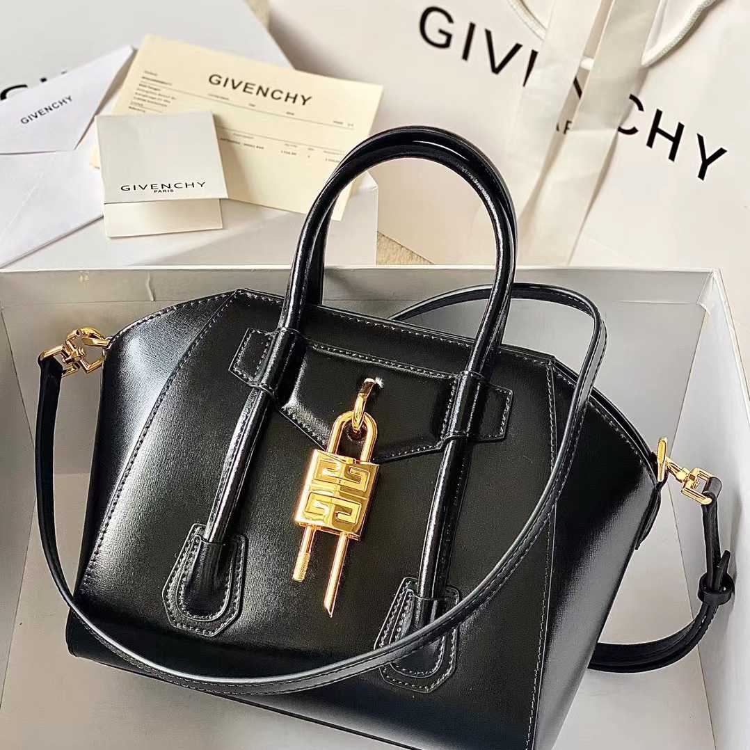 Givenchy Antigona Bag    20x22x13cm - DesignerGu