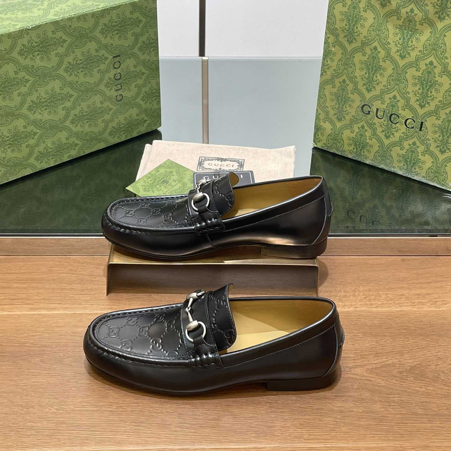 Gucci Men's Loafer With Horsebit - DesignerGu